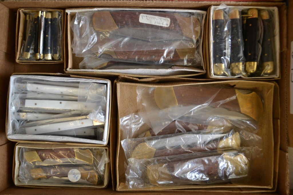 Misc. Assorted Pocket Knives As Seen In Photo (1 of 3)