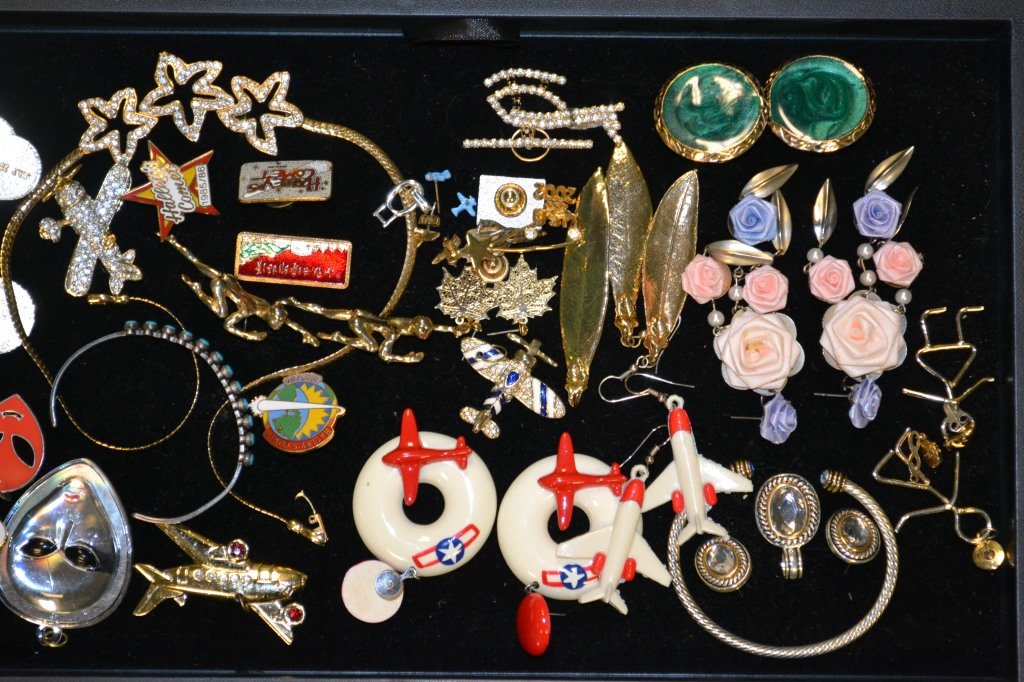 Vintage Costume Jewelry (1 of 1)
