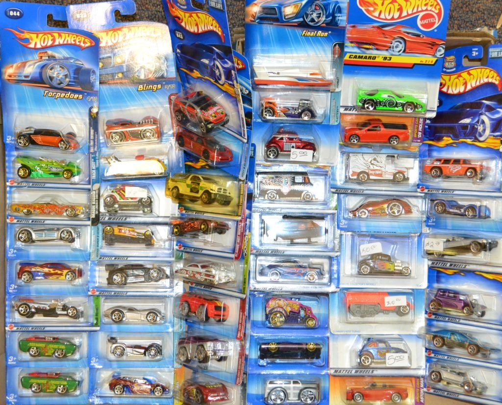 Approx 47 Hot Wheels Die Cast Cars: Approx 47 Hot Wheeles Die Cast Cars in Original Card Back Bubble Displays