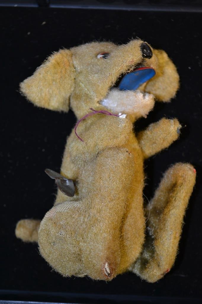 Key Wind Clock Work Schuco Barking Dog: Key Wind Clock Work Schuco Barking Dog (Working)