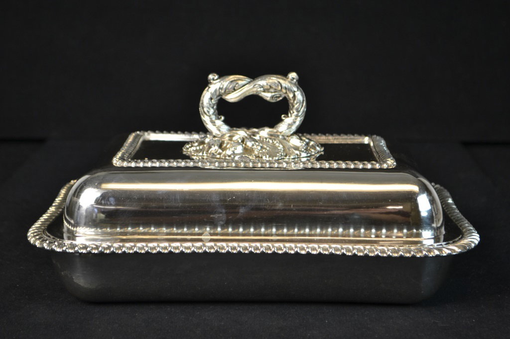 19th C Old Sheffield Plate Vegetable Entree: 19th C Old Sheffield Plate Covered Vegetable Entree circa 1825 with exquisitely decorated handle; excellent condition; numerically matching lid and base; measuring approx 5.75" H x 11.25" W x 8.25" D