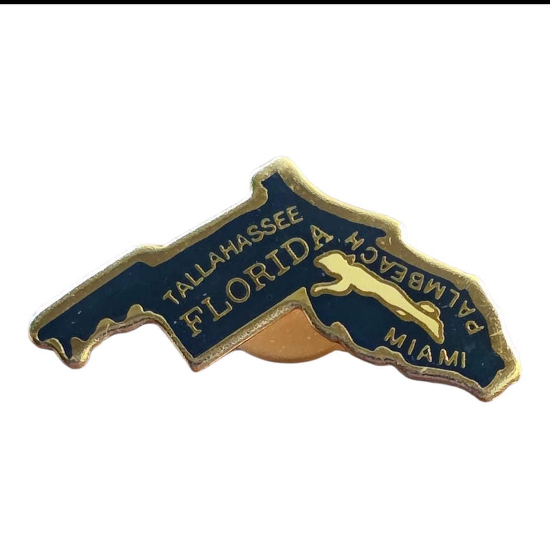 Vintage State of Florida Map Tourist Travel Souvenir Collector Pin: Up for auction is a vintage State of Florida souvenir pin featuring the iconic shape of the Sunshine State. This colorful travel collectible celebrates Florida's famous attractions, beaches, and touri