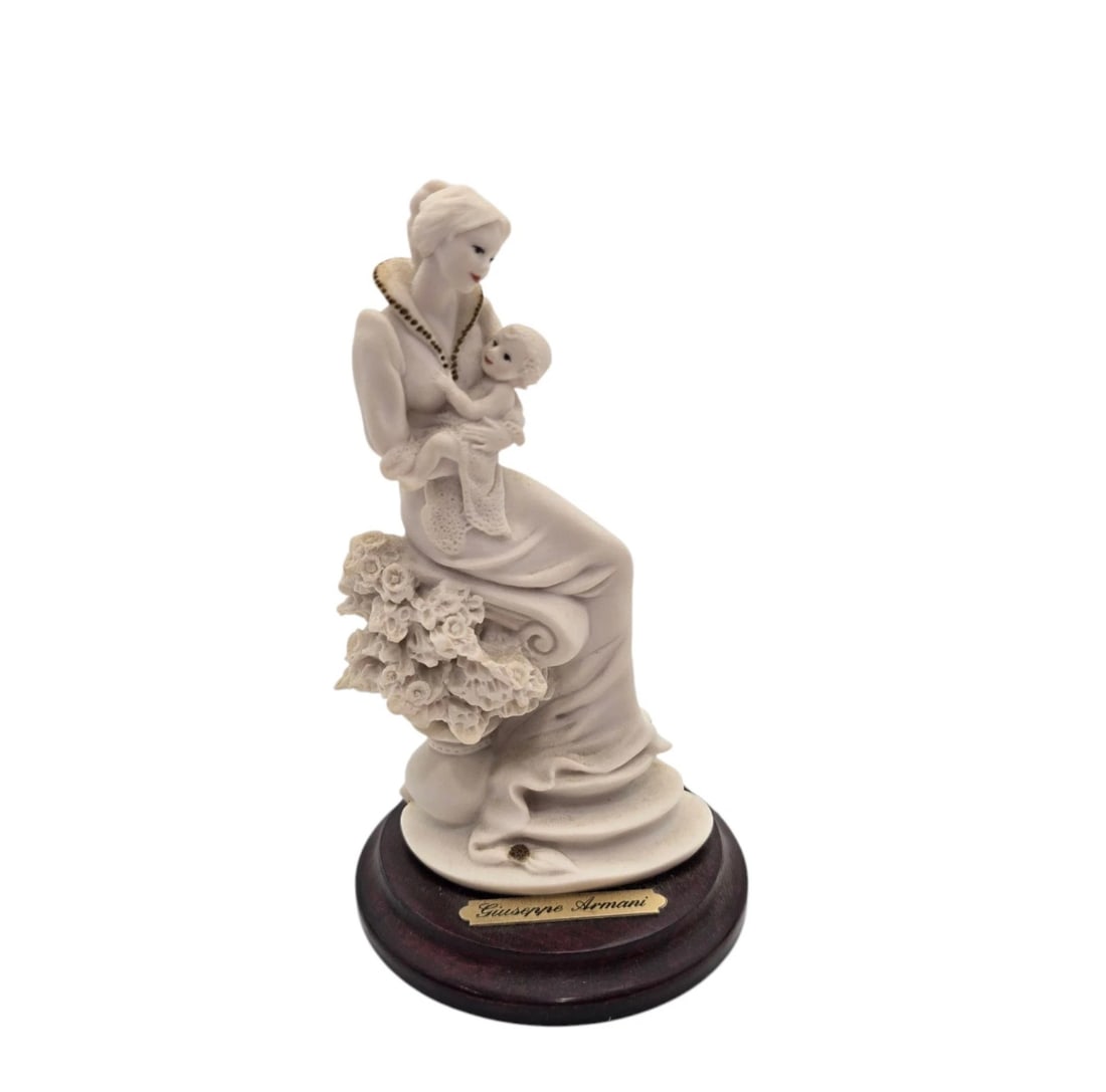 Giuseppe Armani Florence Maternity with Flowers Miniature Figurine 5" Tall (1 of 7)