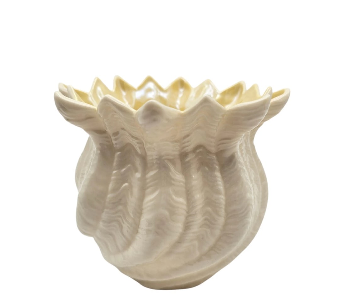Belleek Neptune Twisted Shell Vase Planter 4.5" Tall (1 of 5)