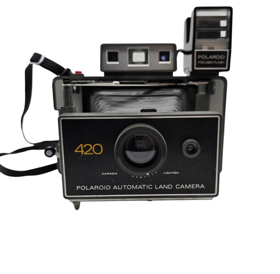 1970's Polaroid Automatic Folding Land Camera 420 Model With Flash (1 of 8)