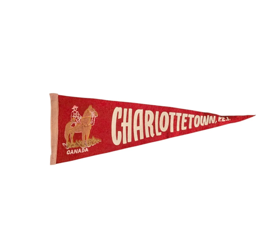 Vintage Felt Pennant CHARLOTTETOWN, P.E.I. 50's Travel Souvenir Canada (1 of 4)