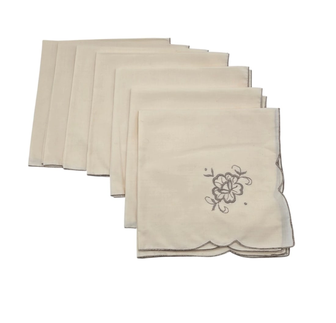Vintage Embroidered Napkins Lot Of 7 15 3/4" X 16 1/4" (1 of 3)