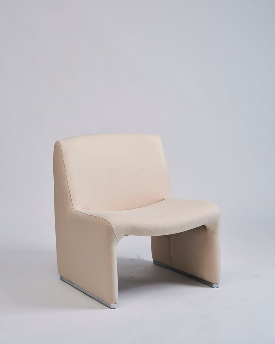 Pair of Alky Chairs by Giancarlo Piretti: Pair of Alky Chairs by Giancarlo Piretti 26 x 25 x 30 H inches 66 x 63 x 76 H cm