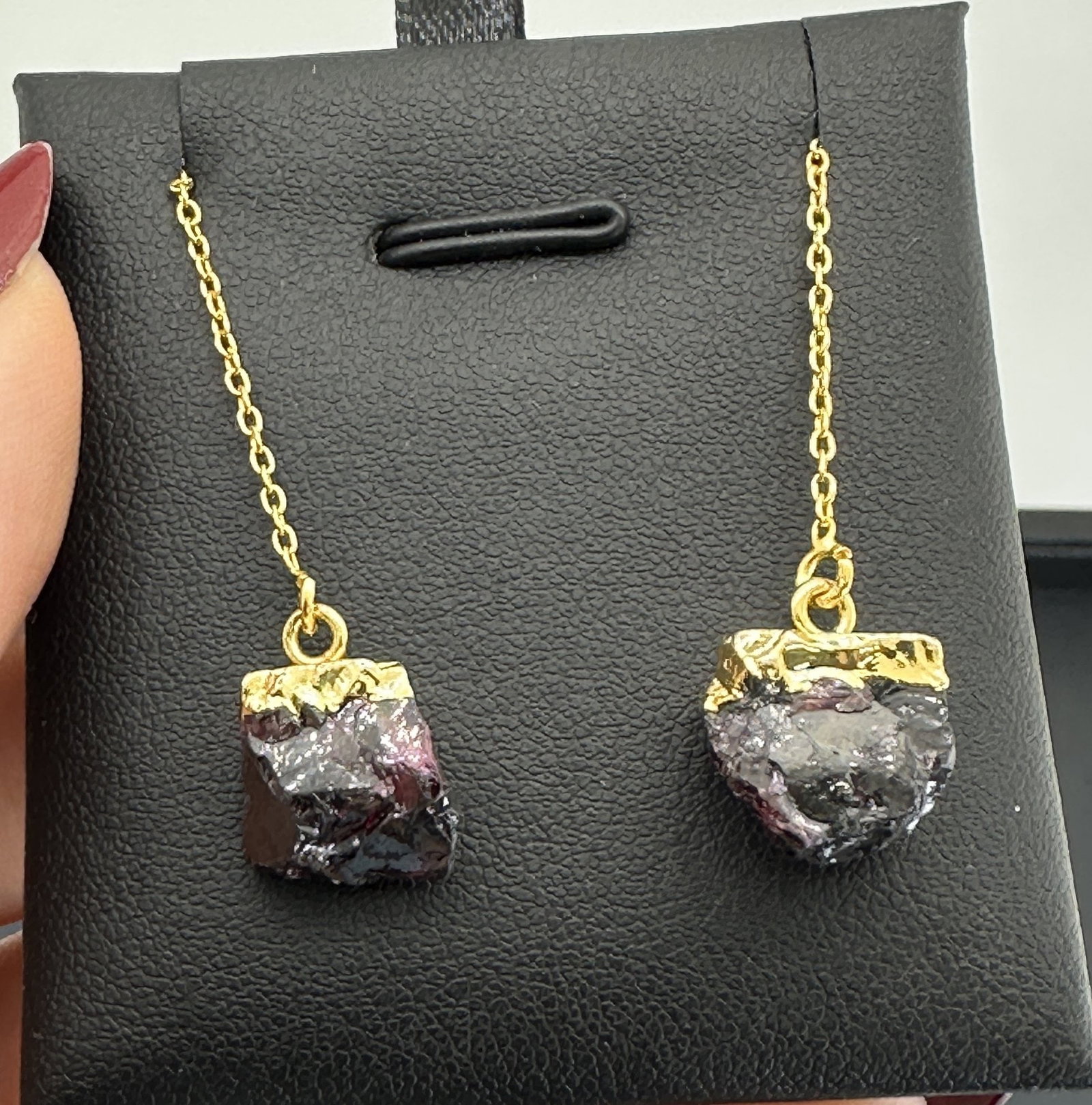 Garnet Earrings 925 Silver-Tone, Gold-Plated, Natural Raw Gemstone: Please refer to the title and photos for the item description and details. If you have any questions, please do not hesitate to contact us before placing your bid. We offer combined in-house shipping 