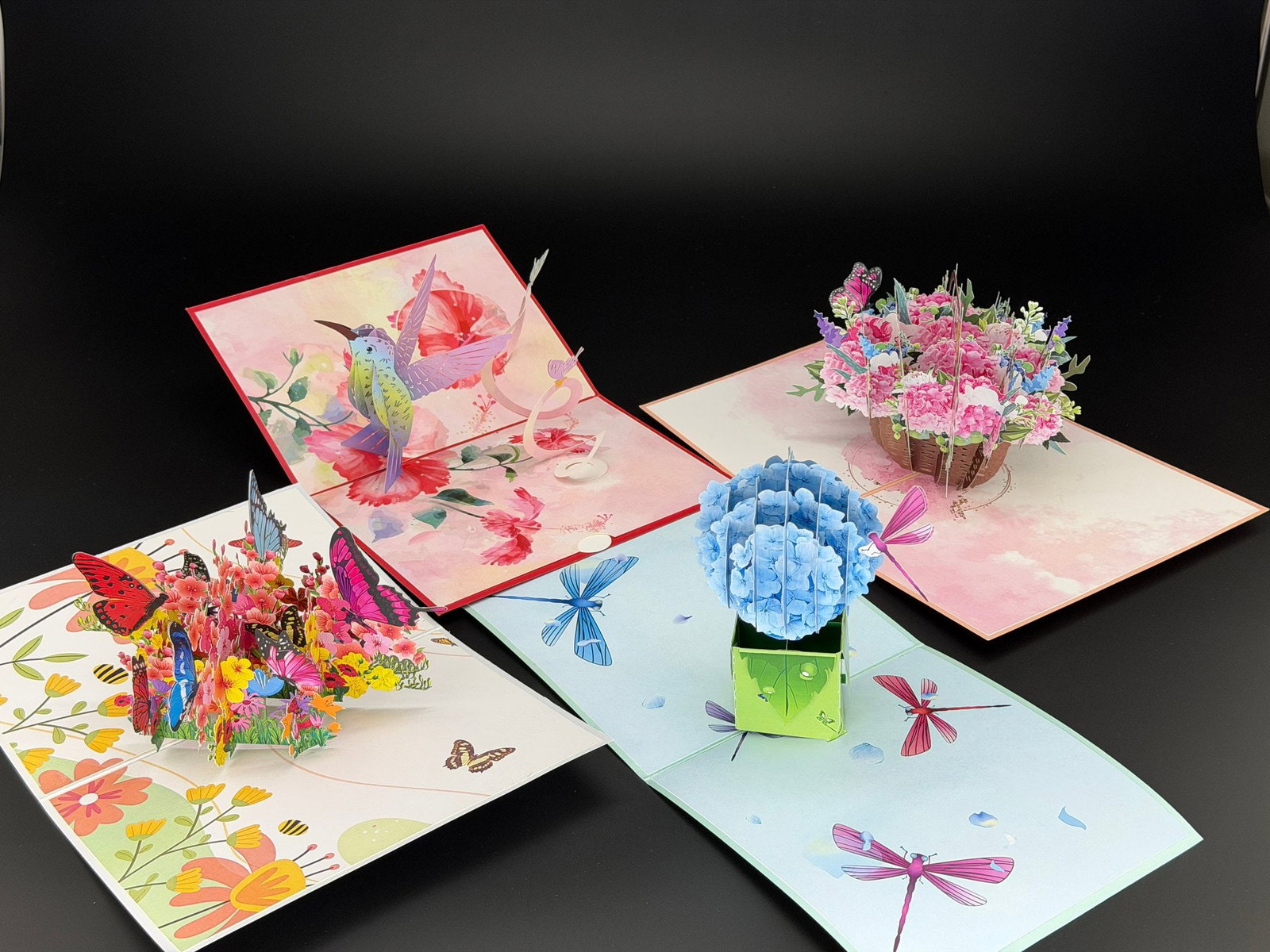 Brand New 3D Pop-up Greeting Cards Mix Lot-4 PCS: Please refer to the title and photos for the item description and details. If you have any questions, please do not hesitate to contact us before placing your bid. We offer combined in-house shipping 
