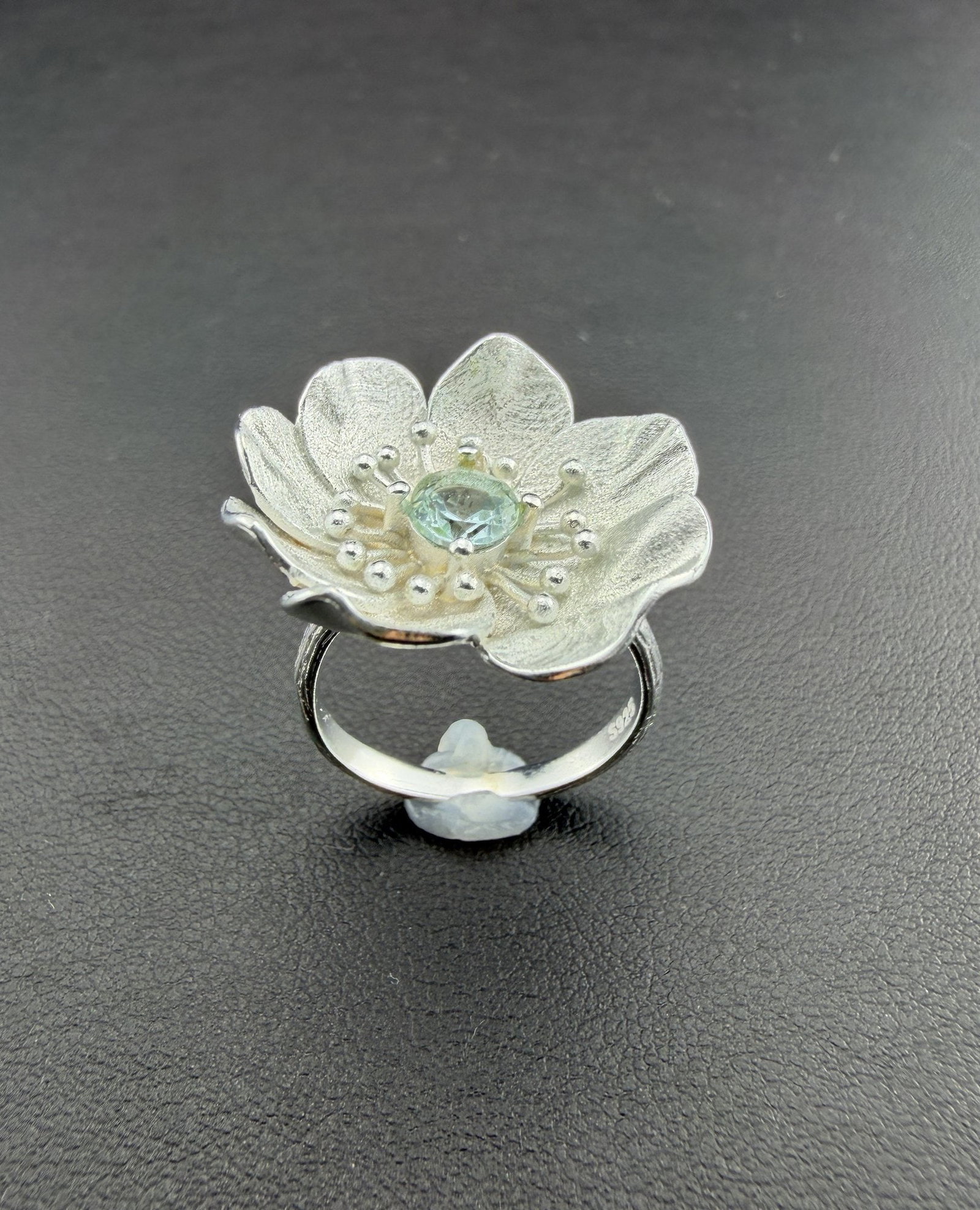 Blue Topaz Adjustable Ring Brand New Solid 925 Sterling Silver Stamped Gold Electroplated: Please refer to the title and photos for the item description and condition. If you have any questions, please do not hesitate to contact us before placing your bid.We offer combined in-house shipping