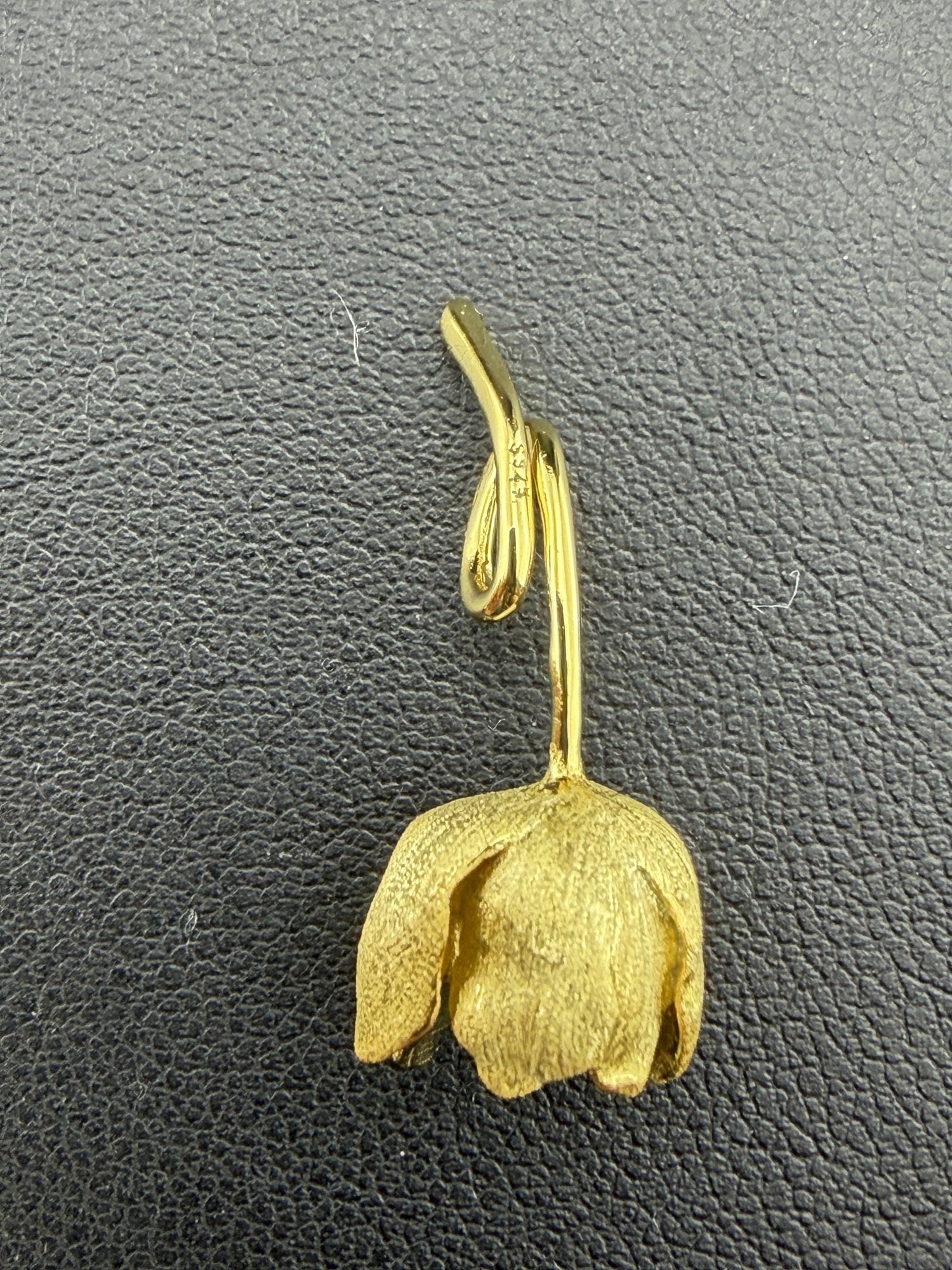 Pendant Brand New Solid 925 Sterling Silver Stamped Gold Electroplated: Please refer to the title and photos for the item description and condition. If you have any questions, please do not hesitate to contact us before placing your bid.We offer combined in-house shipping