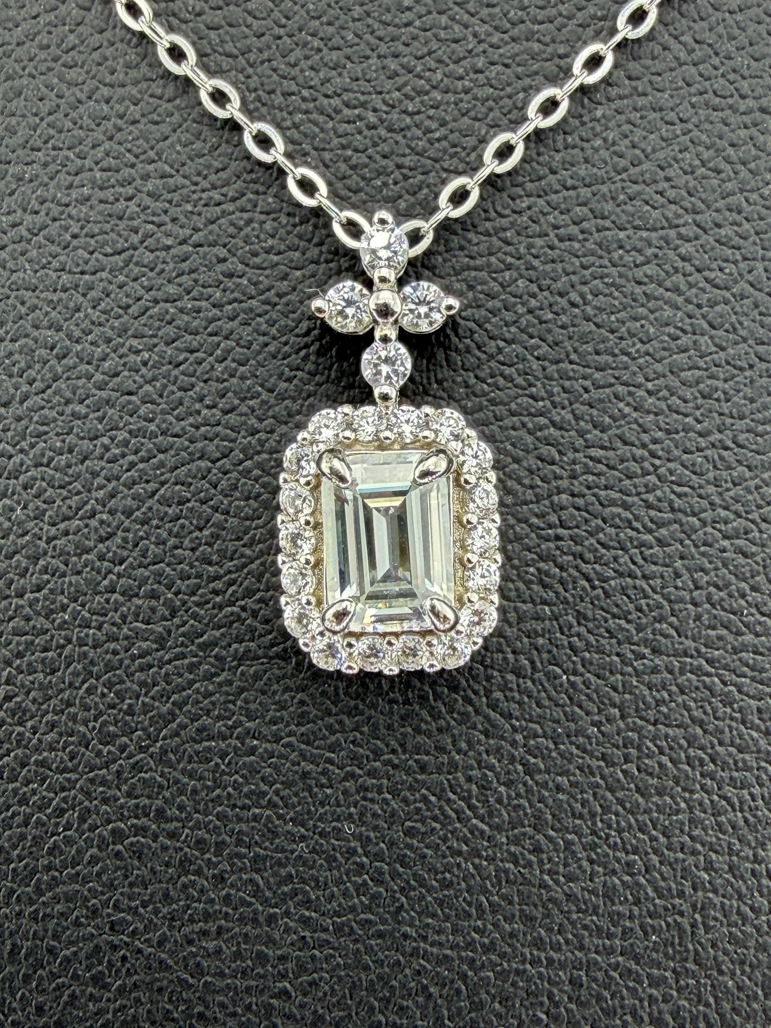 Brand New Moissanite Necklace With GRA Certificate Solid 925 Sterling Silver, 18K Gold Plated, 1 CT