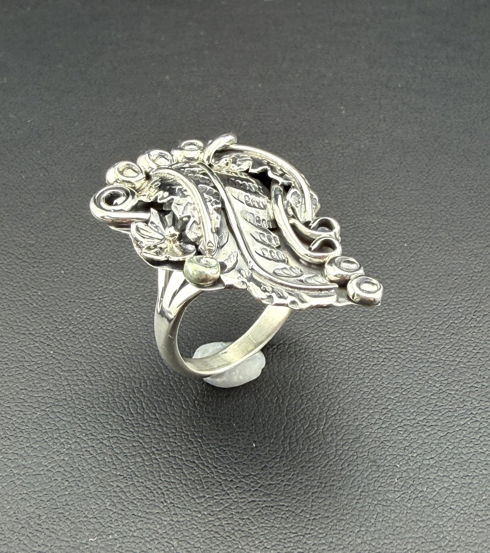 Collectable Signed Zuni Artist, Henry Yawakia HBY Designer 925 Sterling Silver Leaves Ring- Brand