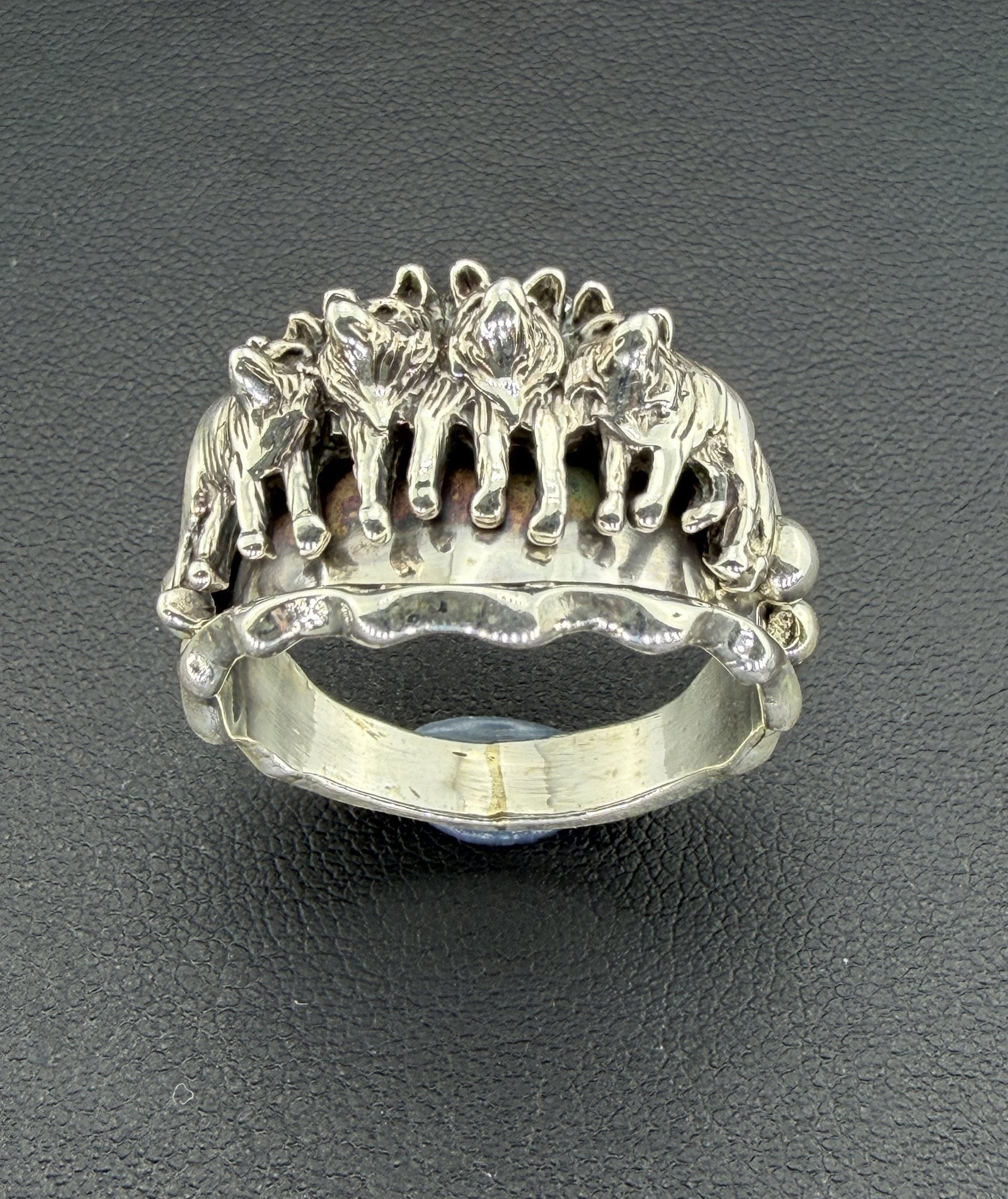 Signed Running Bear Native American Designer 925 Sterling Silver Pack Of Wolves Ring Brand New