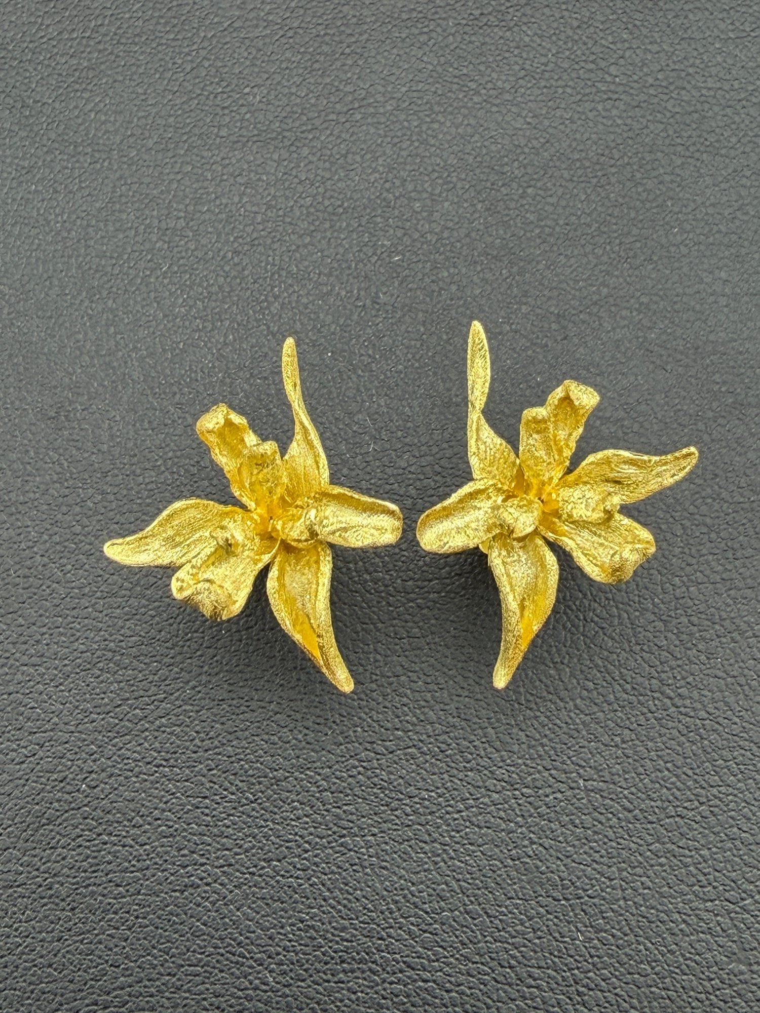 Stud Earrings Brand New Solid 925 Sterling Silver Stamped Gold Electroplated (1 of 6)