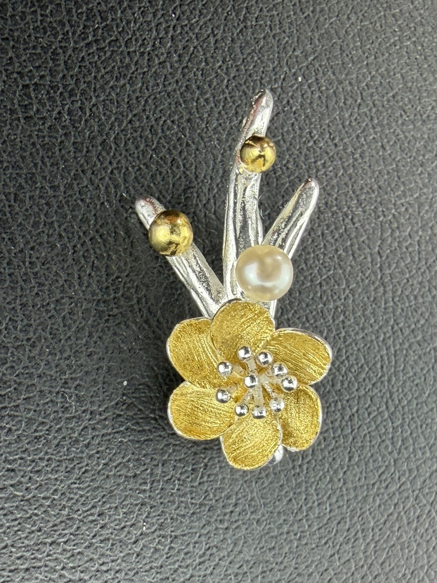 Pendant Brand New Solid 925 Sterling Silver Stamped Gold Electroplated: Please refer to the title and photos for the item description and condition. If you have any questions, please do not hesitate to contact us before placing your bid.We offer combined in-house shipping