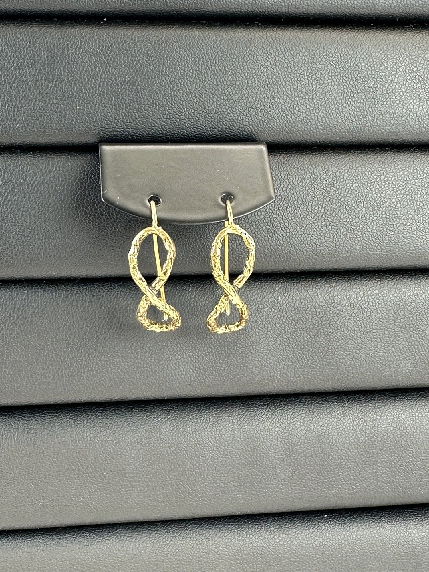 Luxurious Gold Alloy Plated Earrings