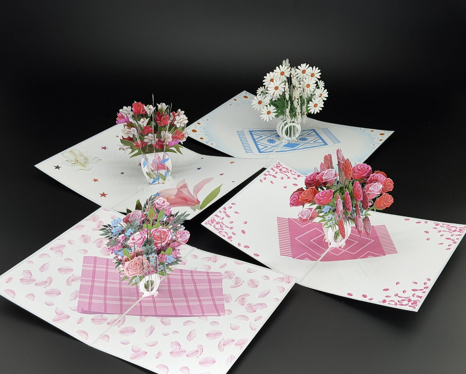 Brand New 3D Pop-up Greeting Cards Mix Lot-4 PCS: Please refer to the title and photos for the item description and condition. If you have any questions, please do not hesitate to contact us before placing your bid.We offer combined in-house shipping