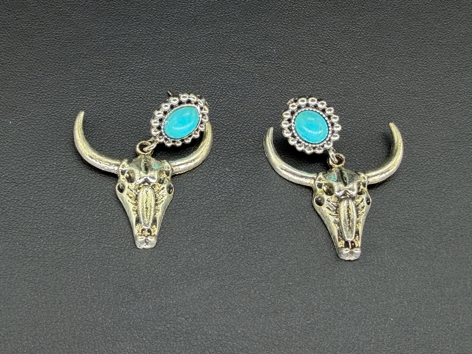 Pre-owned Dangle Earrings Bohemian Turquoise Bull Shaped: 1. Pre-owned- Dangle Earrings Bohemian Turquoise Bull ShapedAll stamps hallmarks or markings are shown as received and are for reference purposes only. Verification is the sole responsibility of the b