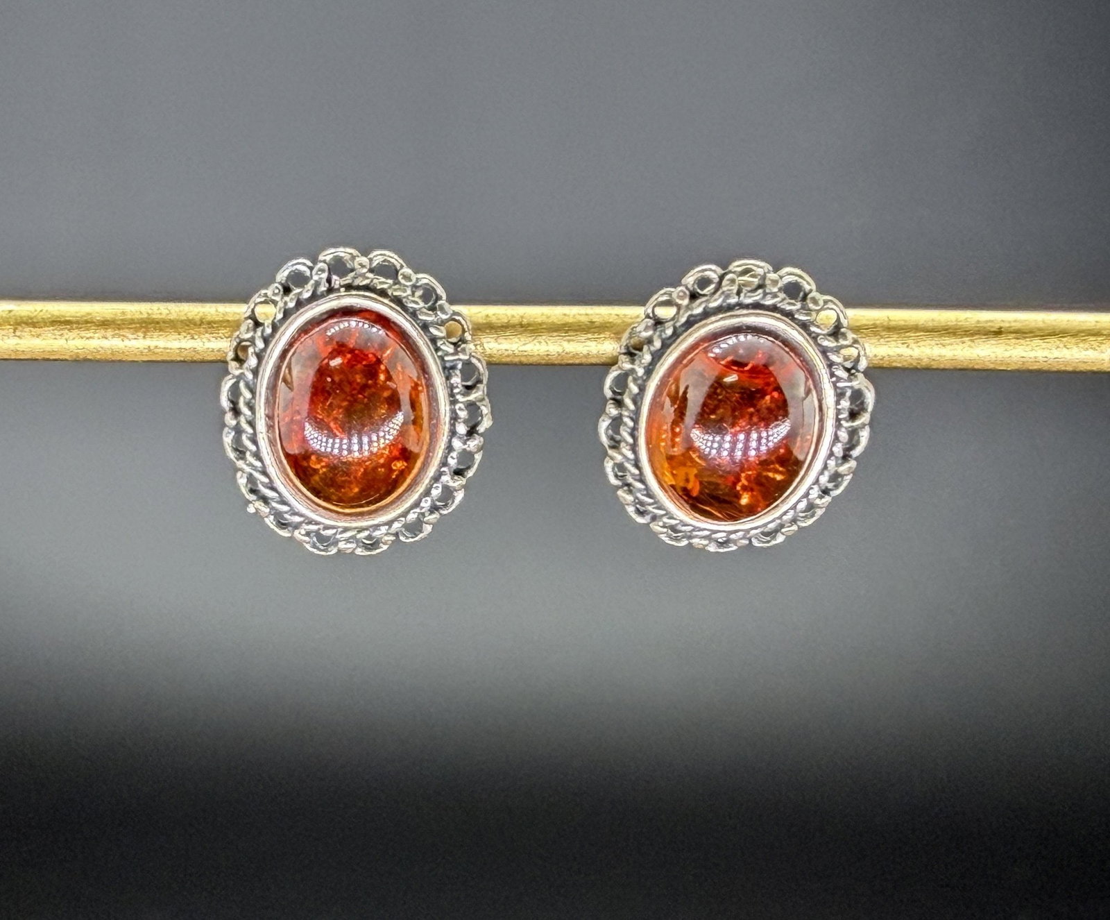 Pre-owned Vintage Natural Amber Sterling Silver Earrings: 1. Pre-owned- Vintage natural amber sterling silver EarringsAll stamps hallmarks or markings are shown as received and are for reference purposes only. Verification is the sole responsibility of the b