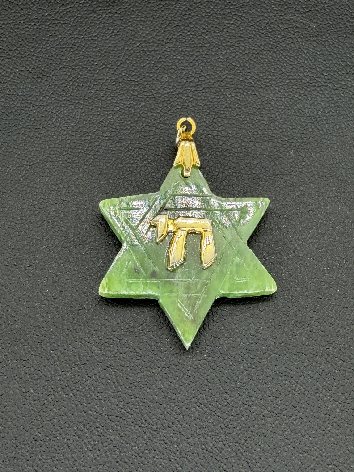 Pre-owned Carved Green Nephrite Jade Buddha Pendant Fitted With A Polished Yellow Gold Bail And: 1. Pre-owned- Carved green nephrite jade Buddha pendant fitted with a polished yellow gold bail and symbol2. All stamps hallmarks or markings are shown as received and are for reference purposes only.