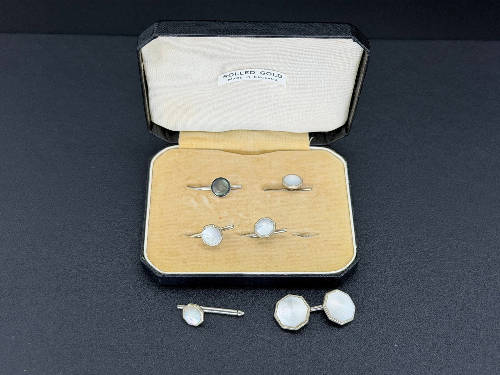Pre-owned Vintage English Rolled Gold Mother Of Pearl Cufflinks & Shirt Stud Set AAA Original Box: 1. Pre-owned-Vintage English Rolled Gold Mother of Pearl Cufflinks & Shirt Stud Set – Original Box2. All stamps hallmarks or markings are shown as received and are for reference purposes onl