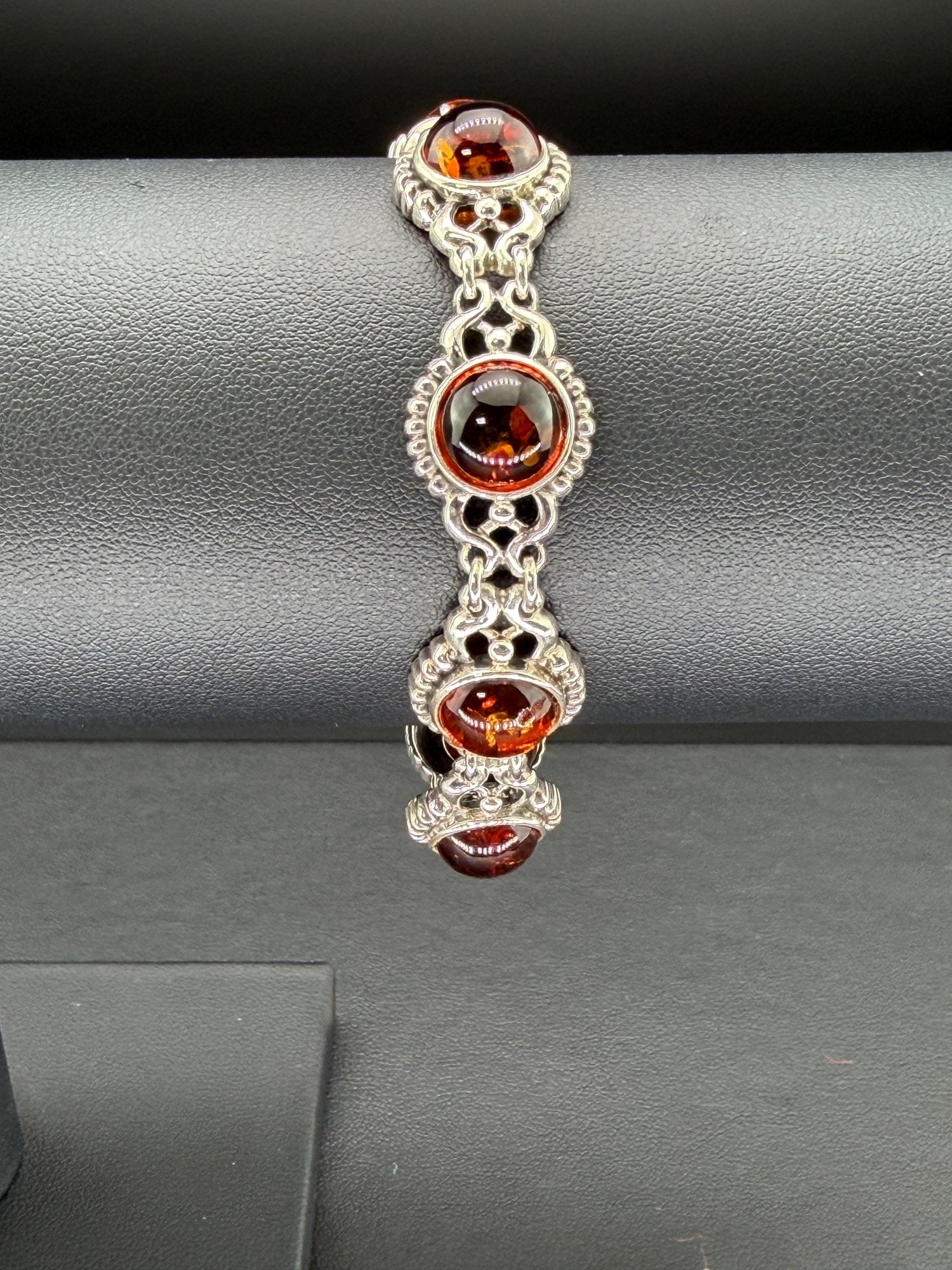 Pre-owned Vintage Valerio V-8 Baltic Amber 925 Sterling Silver Cabochon Link Bracelet: 1. Pre-owned- Vintage Valerio V-8 Baltic Amber 925 Sterling Silver Cabochon Link Bracelet2. All stamps hallmarks or markings are shown as received and are for reference purposes only. Verification is 