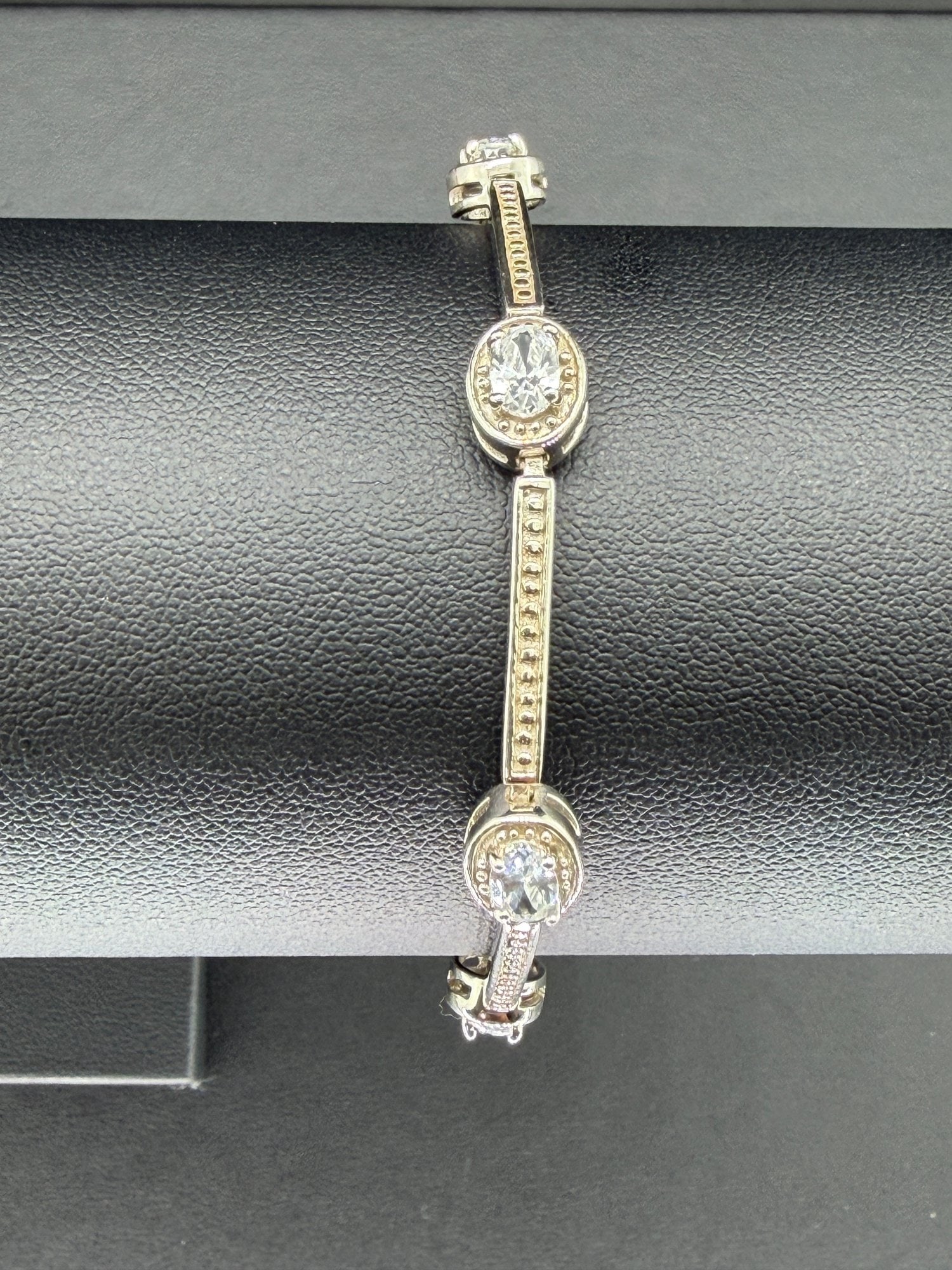 Pre-owned Fine Zirconia 925 Sterling Silver Link Station Bracelet (1 of 7)