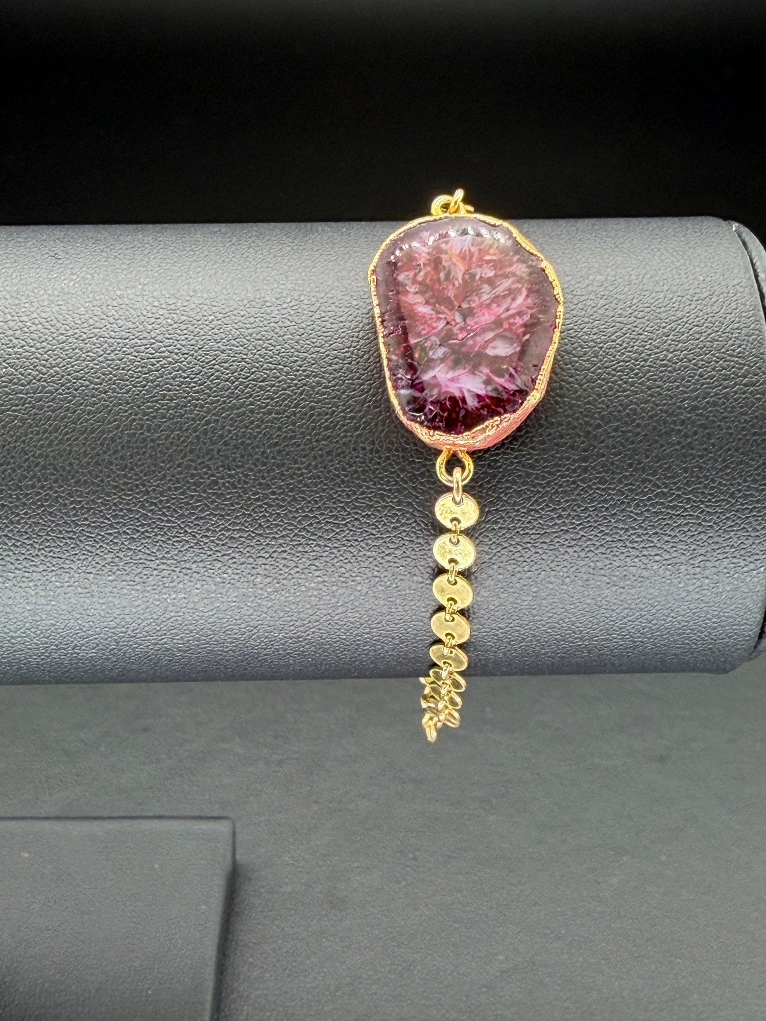 Pre-owned 14K Gold Filled Pink Geode Slice Disc Chain Bracelet: 1. Pre-owned- 14K Gold Filled Pink Geode Slice Disc Chain Bracelet2. All stamps hallmarks or markings are shown as received and are for reference purposes only. Verification is the sole responsibility