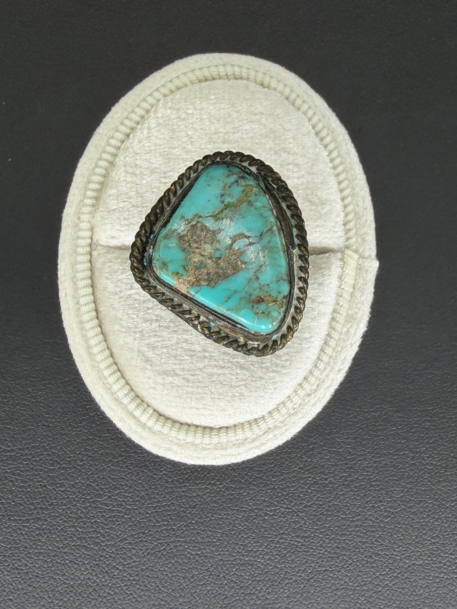Pre-owned Vintage Southwestern Turquoise Sterling Silver Statement Ring: 1. Pre-owned- Vintage Southwestern Turquoise Sterling Silver Statement Ring2. All stamps hallmarks or markings are shown as received and are for reference purposes only. Verification is the sole respo