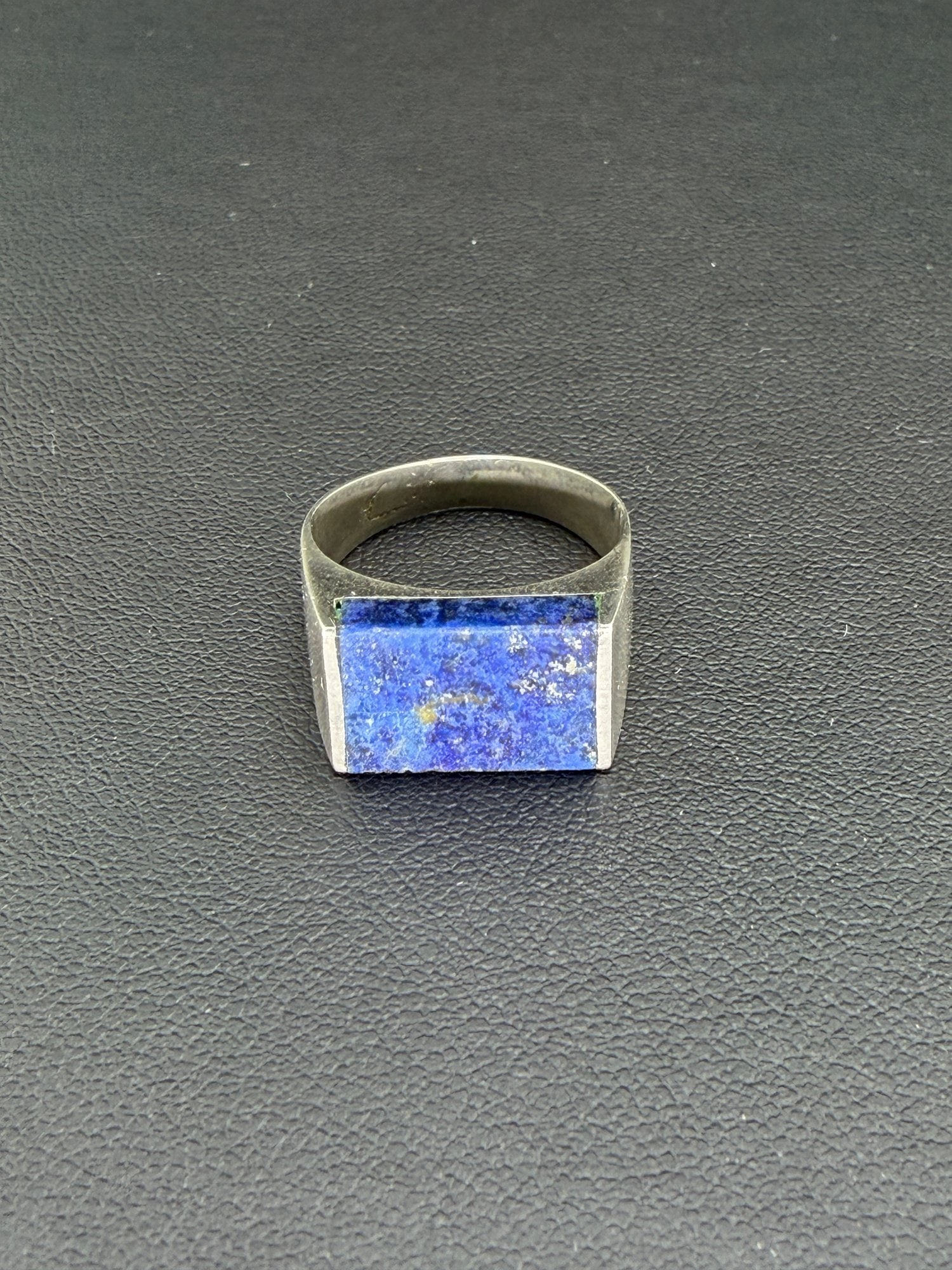 Pre-owned Vintage Lapis Lazuli 925 Sterling Silver Rectangular Statement Ring: 1. Pre-owned- Vintage Lapis Lazuli 925 Sterling Silver Rectangular Statement Ring2. All stamps hallmarks or markings are shown as received and are for reference purposes only. Verification is the sole