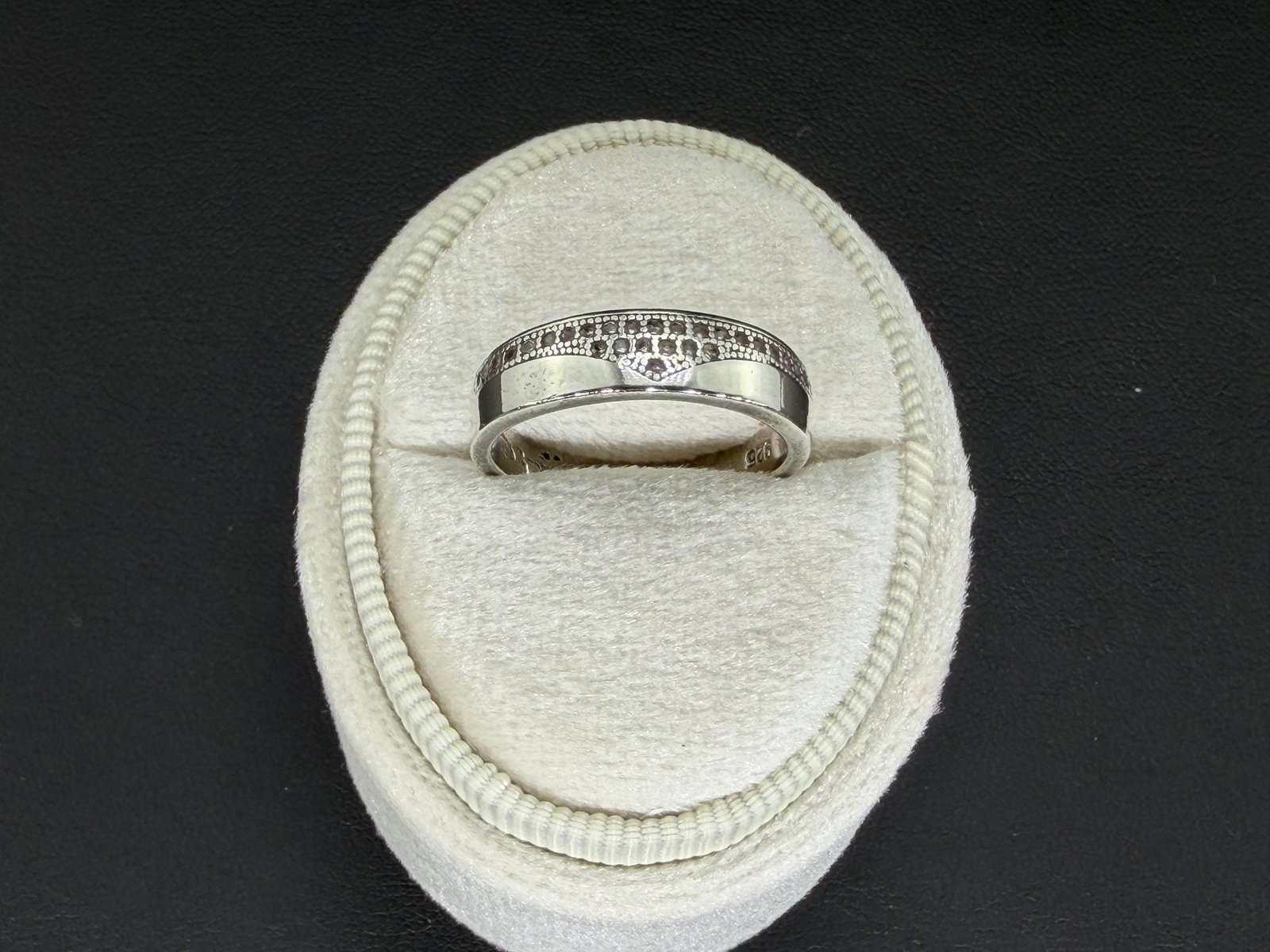 Pre-owned 925 Sterling Silver Moissanite Crown Band Ring Signed: 1. Pre-owned- 925 Sterling Silver Moissanite Crown Band Ring Signed2. All stamps hallmarks or markings are shown as received and are for reference purposes only. Verification is the sole responsibilit
