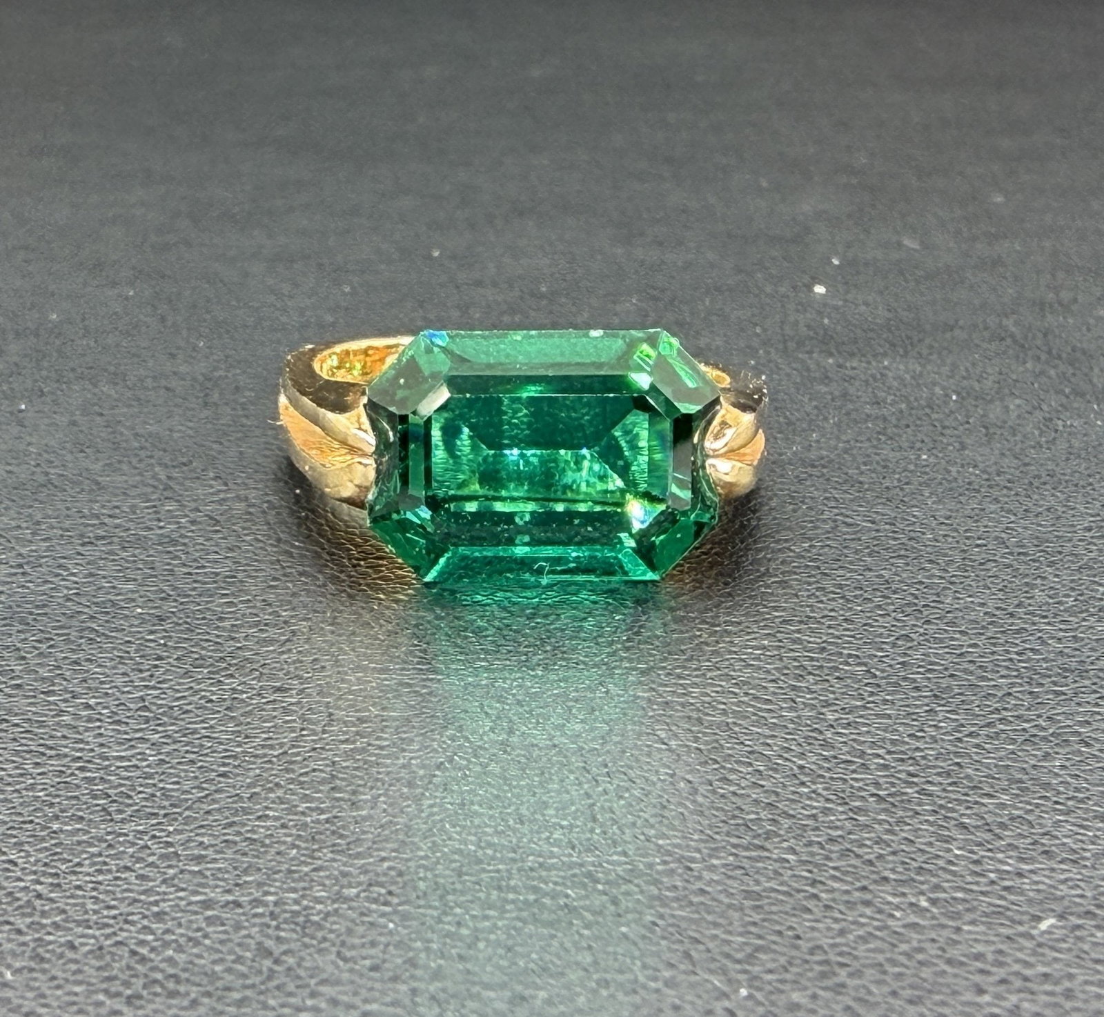 Pre-owned Vintage 18K Gold-Filled Green Tourmaline Ring: 1. Pre-owned- Vintage 18K Gold-Filled Green Tourmaline Ring2. All stamps hallmarks or markings are shown as received and are for reference purposes only. Verification is the sole responsibility of the