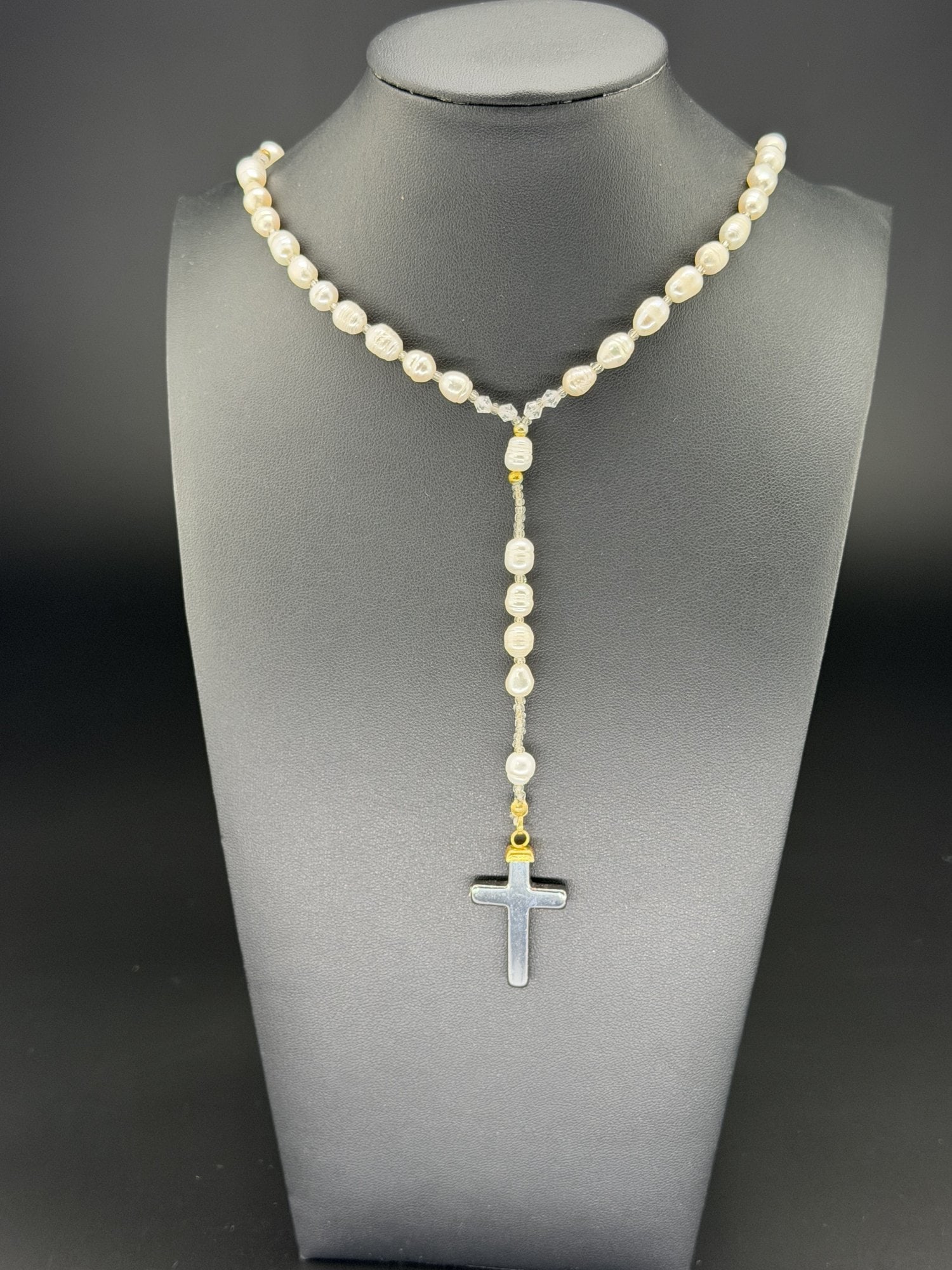Pre-owned Natural Freshwater Pearl Rosary Necklace With Cross Pendant: 1. Pre-owned- Natural Freshwater Pearl Rosary Necklace with Cross Pendant2. All stamps hallmarks or markings are shown as received and are for reference purposes only. Verification is the sole respons