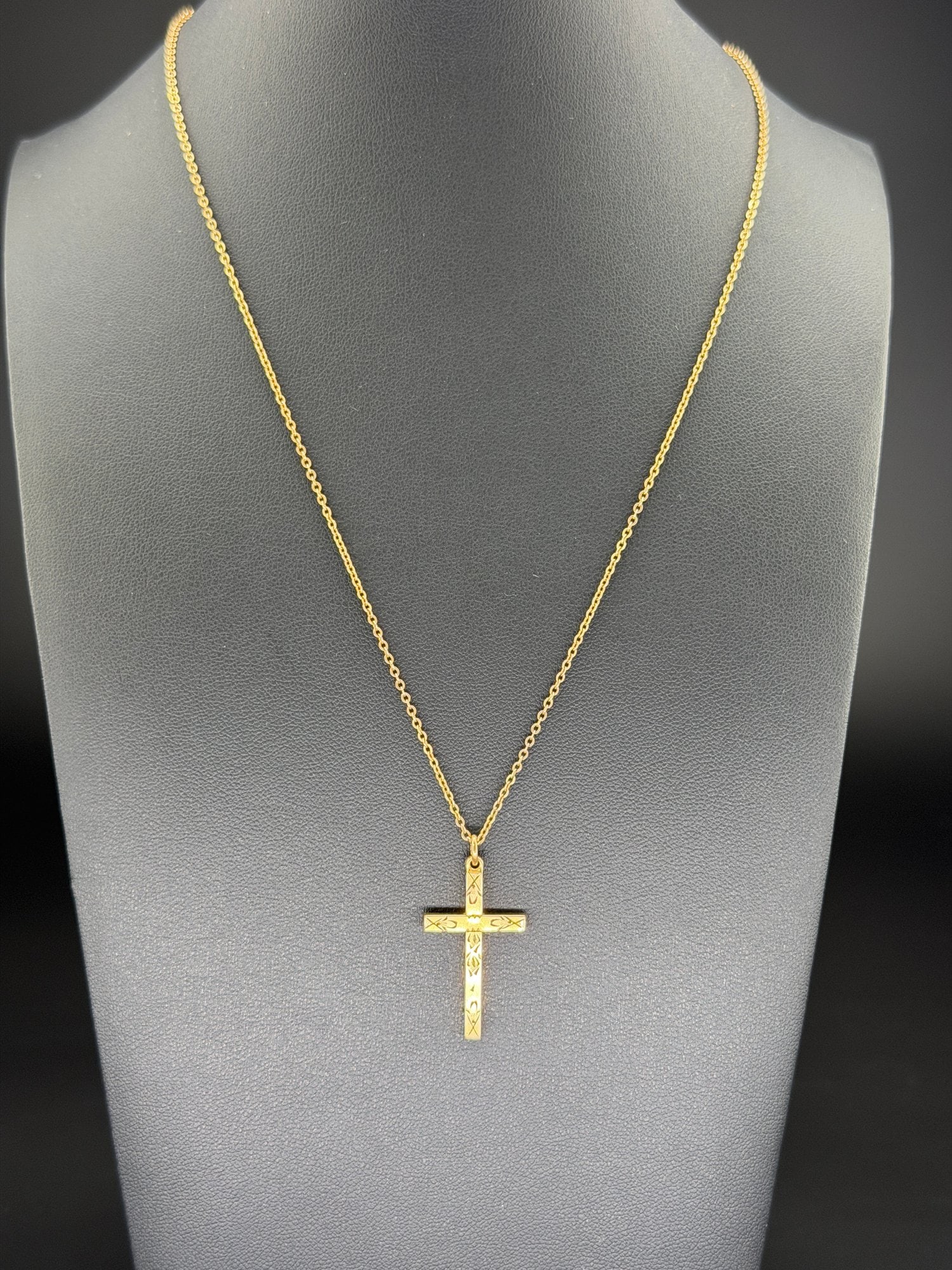 Pre-owned Vintage 18K Gold Filled Engraved Cross Pendant Necklace: 1. Pre-owned- Vintage 18K Gold Filled Engraved Cross Pendant Necklace2. All stamps hallmarks or markings are shown as received and are for reference purposes only. Verification is the sole responsibil