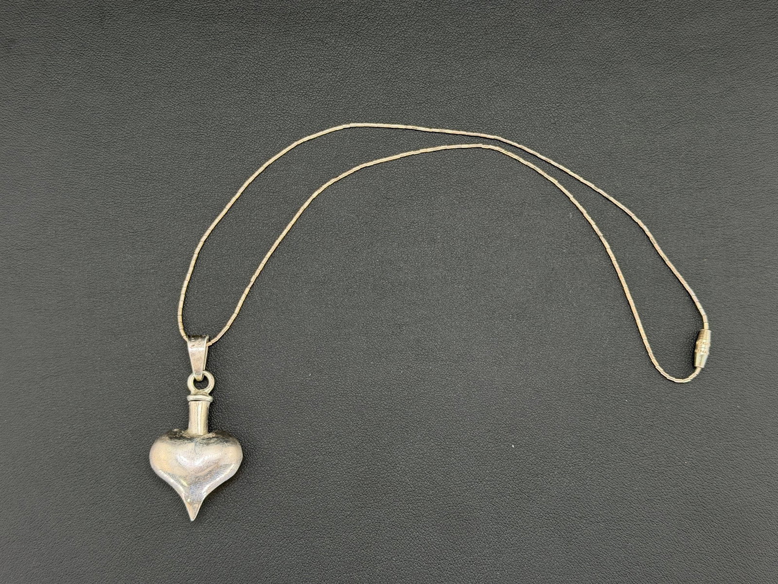 Pre-owned Rare Vintage Sterling Silver Heart Perfume Bottle Pendant Necklace (1 of 6)