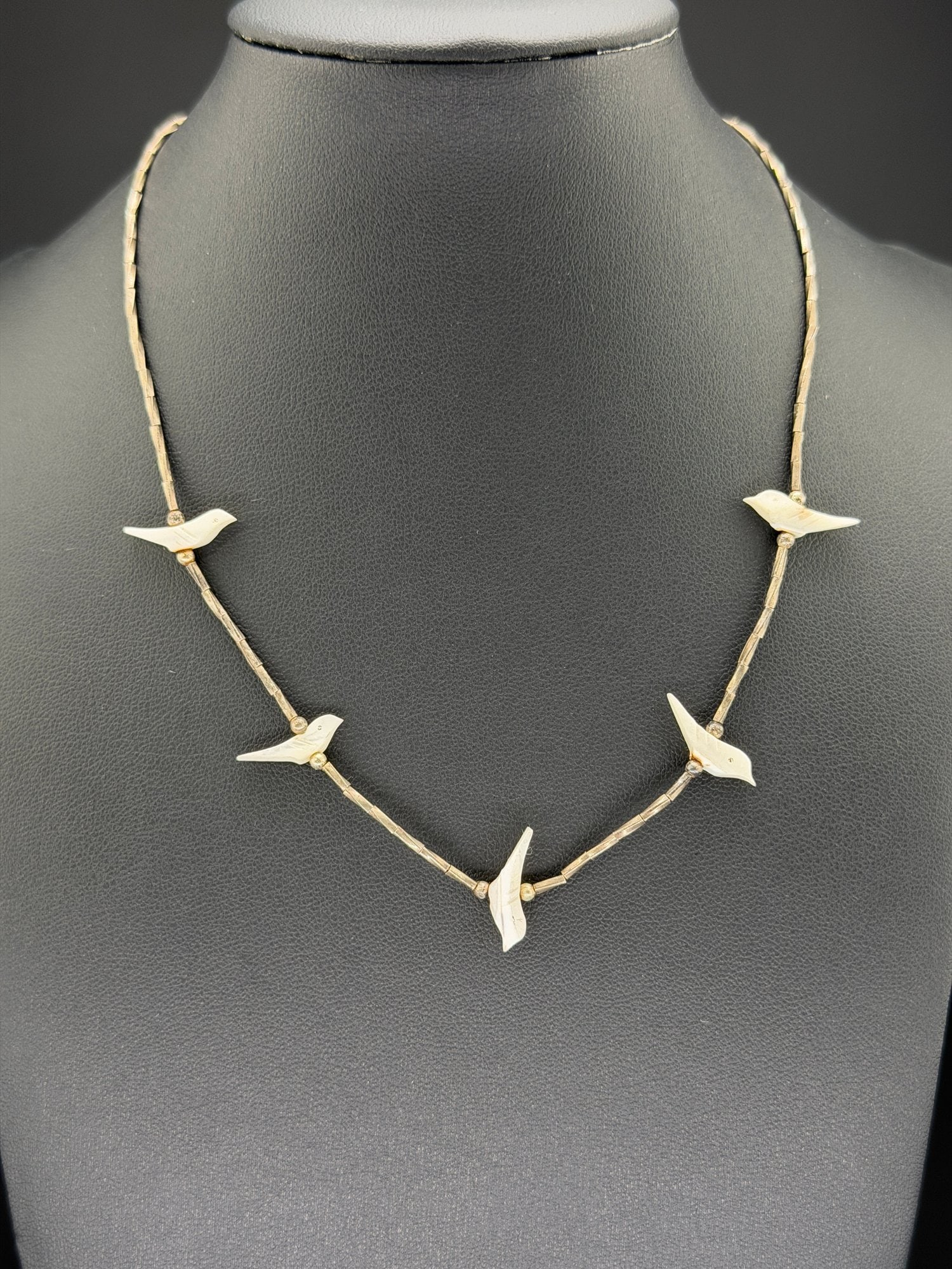 Pre-owned Vintage Sterling Silver Bird Necklace: 1. Pre-owned- Vintage Sterling Silver Bird Necklace2. All stamps hallmarks or markings are shown as received and are for reference purposes only. Verification is the sole responsibility of the buyer.3