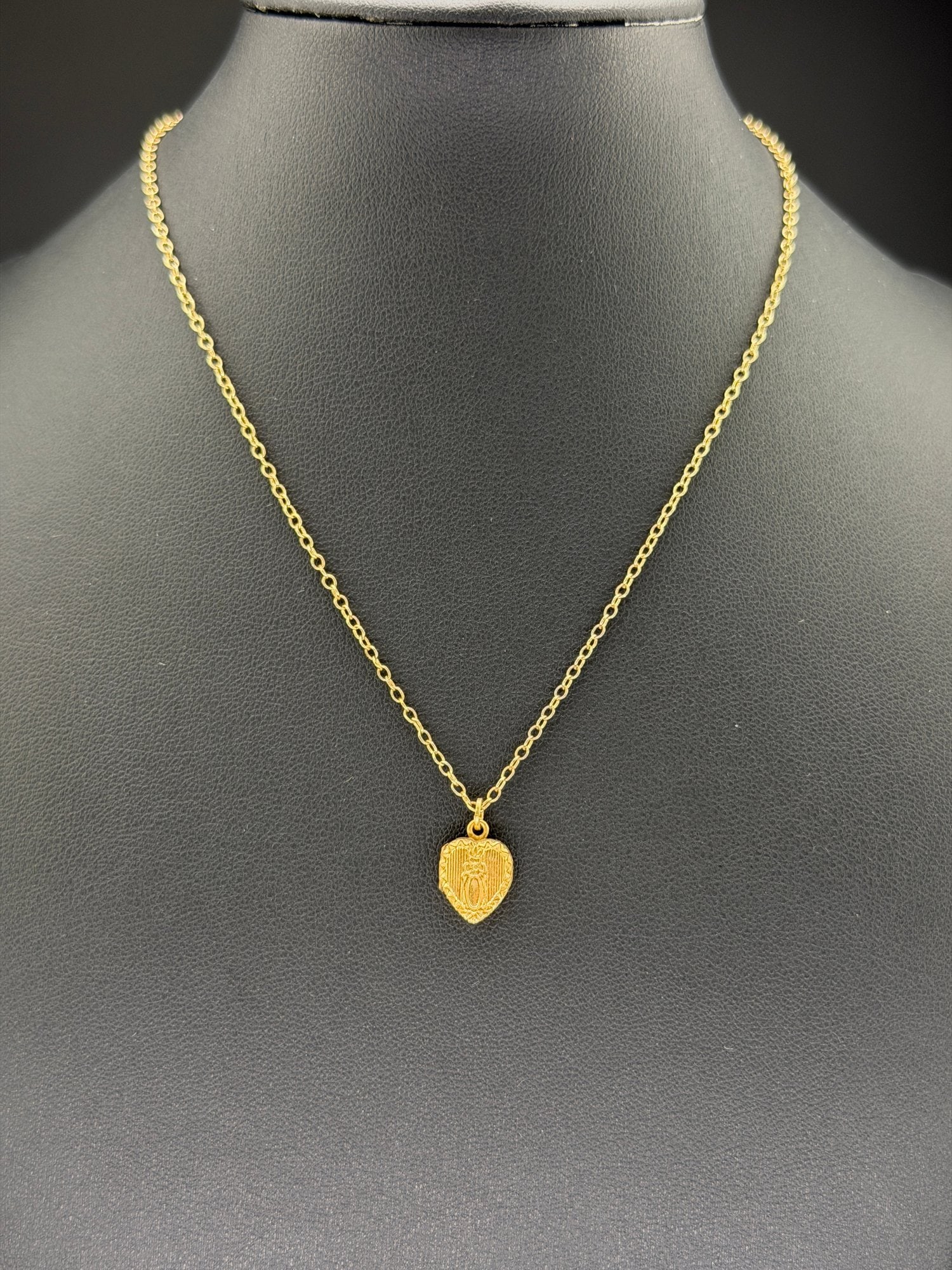 Pre-owned Vintage 14K Gold Filled Shield Locket Necklace AAA Engraved Hinged Pendant (1 of 8)