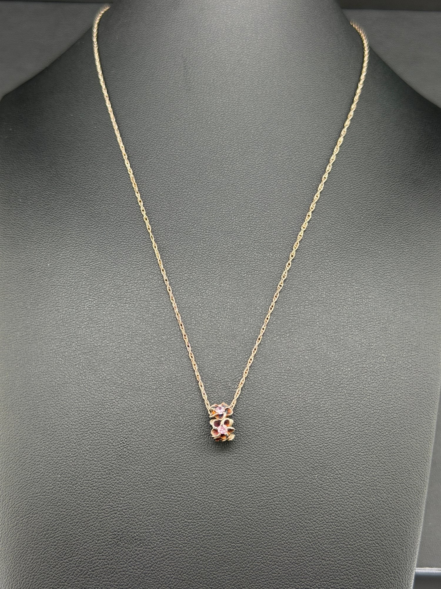 Pre-owned 925 Sterling Silver Pink Sapphire Floral Pendant Necklace: 1. Pre-owned- 925 Sterling Silver Pink Sapphire Floral Pendant Necklace2. All stamps hallmarks or markings are shown as received and are for reference purposes only. Verification is the sole responsib
