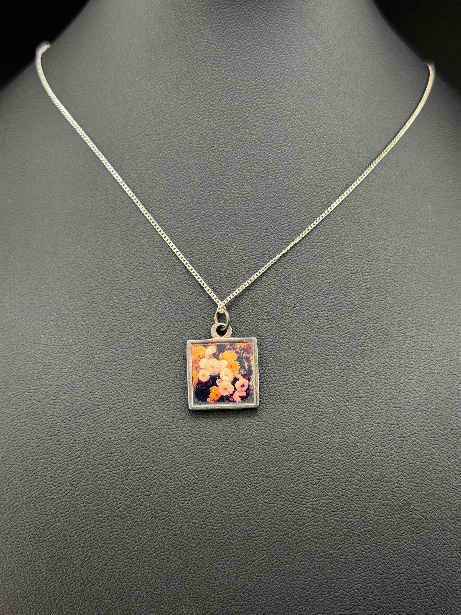 Pre-owned Sterling Silver Floral Art Square Pendant Necklace: 1. Pre-owned- Sterling Silver Floral Art Square Pendant Necklace2. All stamps hallmarks or markings are shown as received and are for reference purposes only. Verification is the sole responsibility o