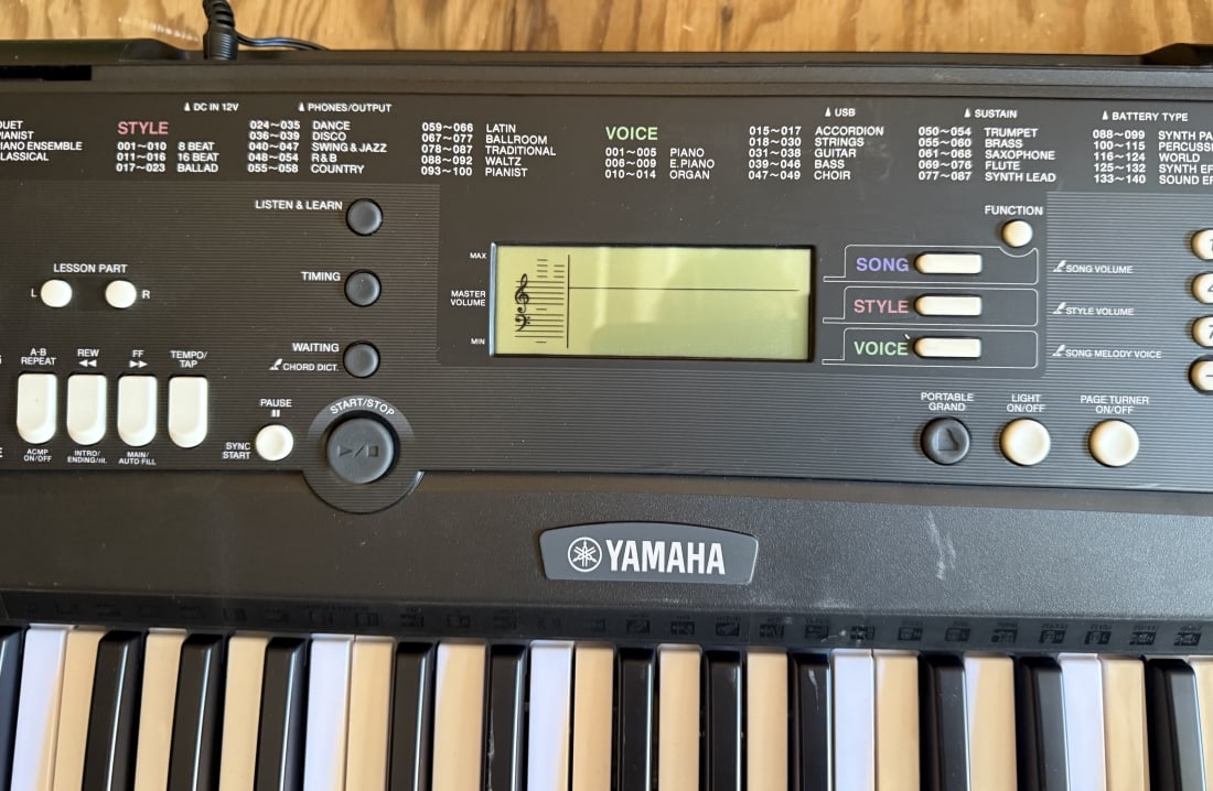 Yamaha EZ-220 Keyboard with Stand (1 of 5)