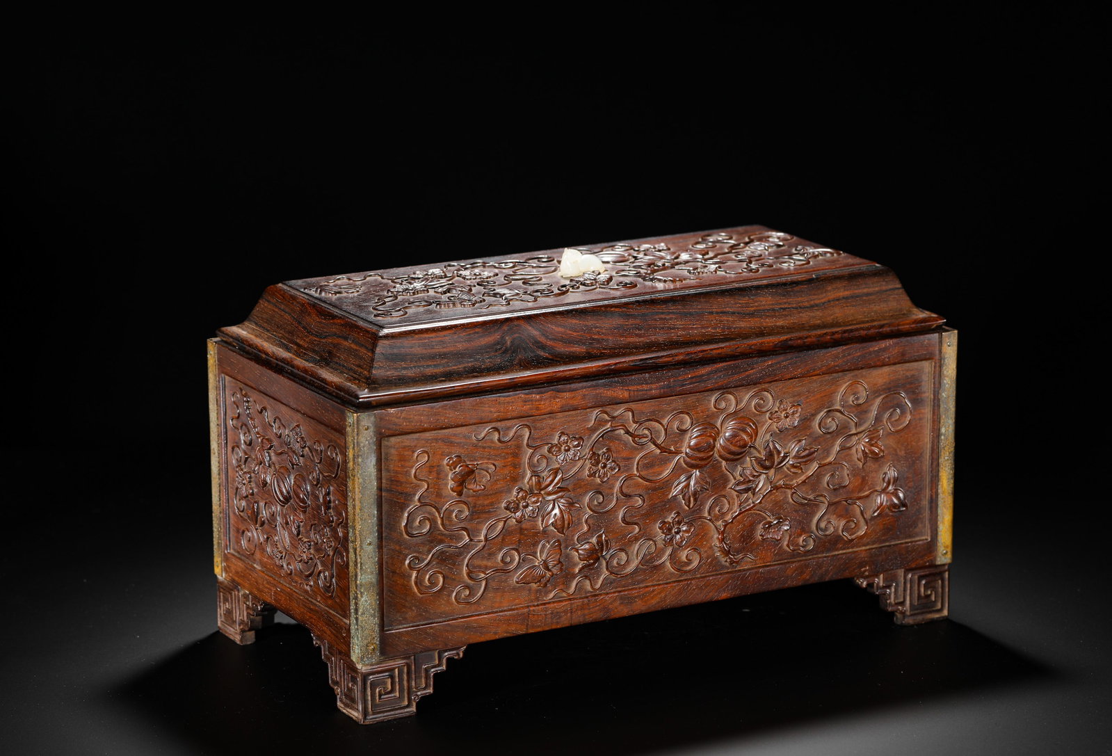 QING DYNASTY HUANGHUALI CARVED MELON ? CONTINUOUS PATTERNED LID BOX: H:20cmW:36cmWeight:3210gA Qing Dynasty huanghuali box carved with melon and vine patterns, symbolizing prosperity and descendants, a fine scholar's object.