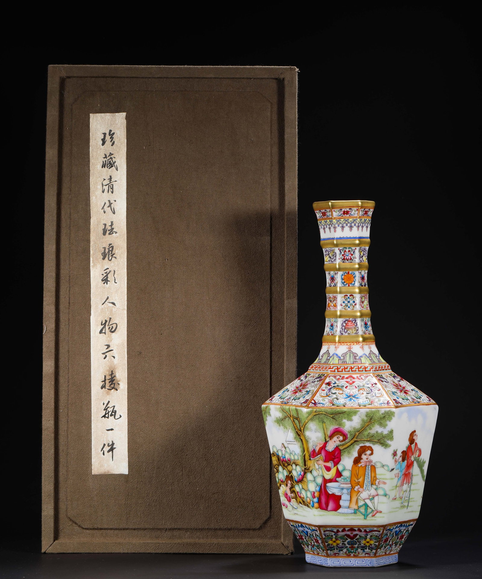 ENAMEL HEXAGONAL VASE OF THE QING DYNASTY: H:31cmW:12.5cm