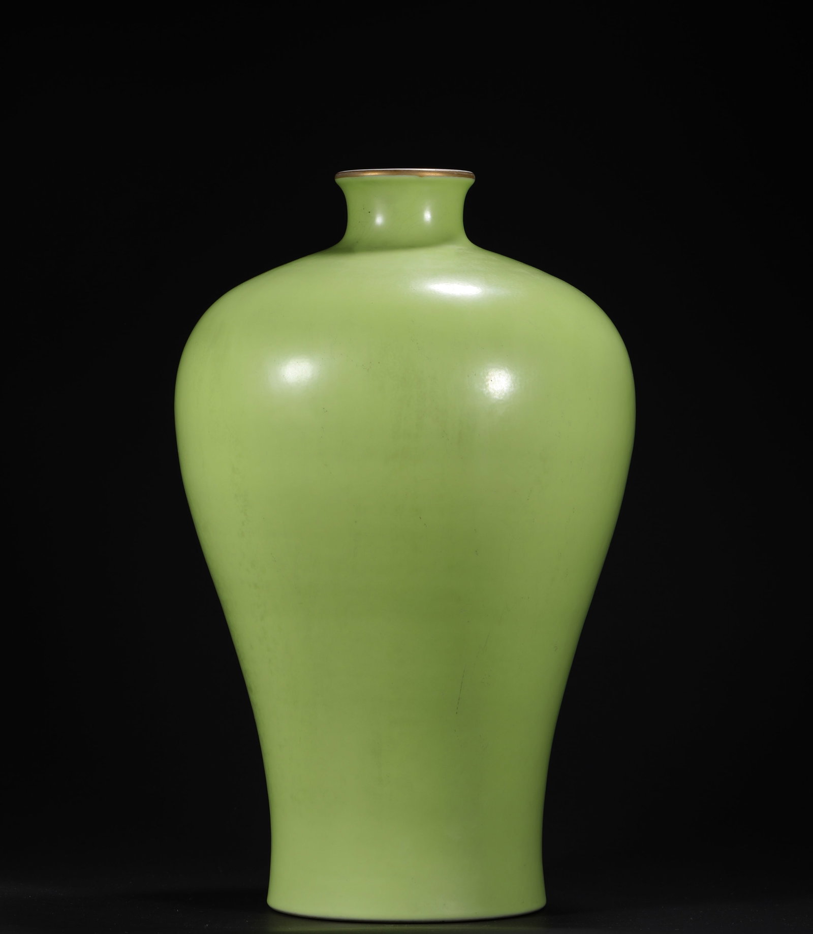 YONGZHENG MONOCHROME GLAZED PLUM VASE OF THE QING DYNASTY: H:32cmD15cm