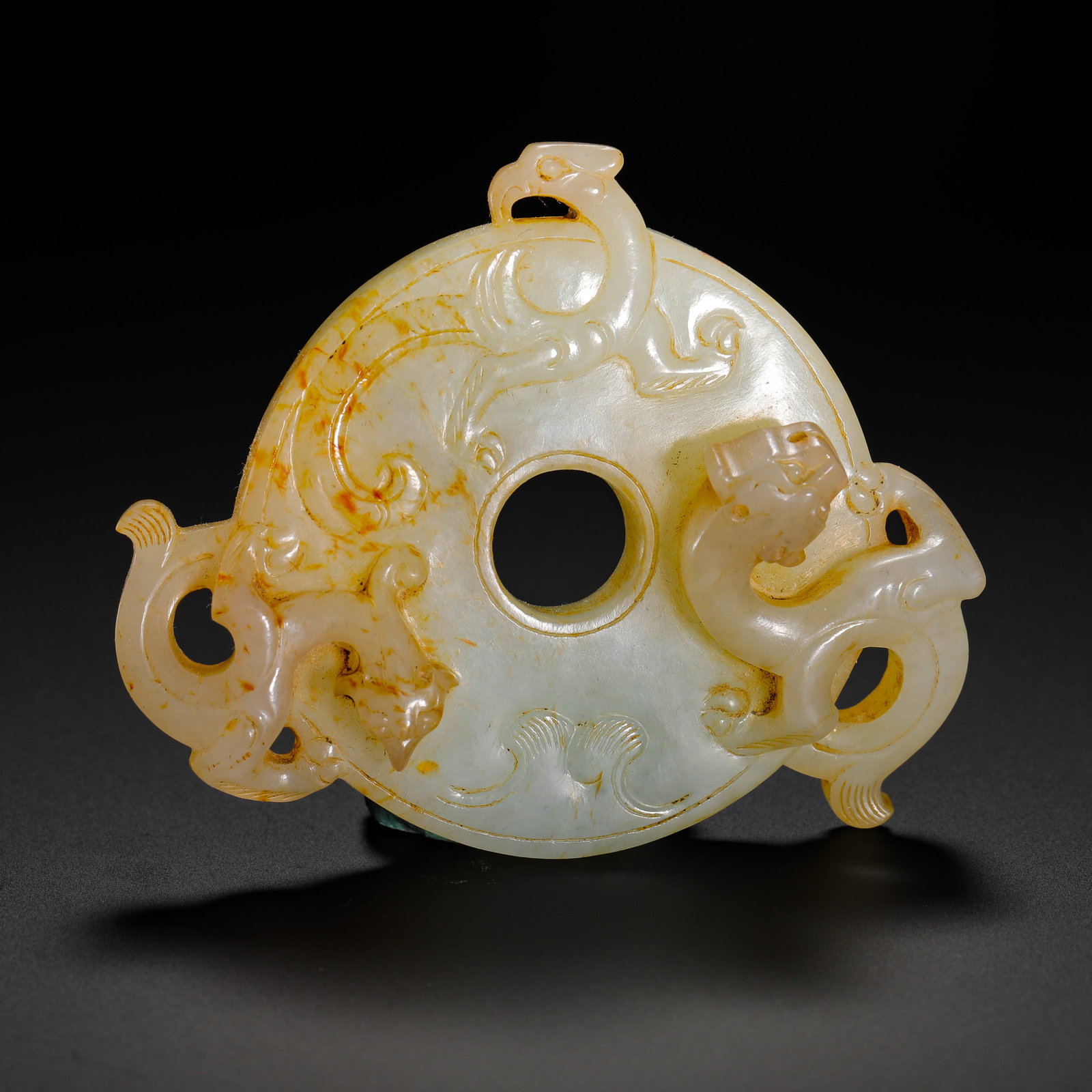 HAN DYNASTY HETIAN JADE DRAGON AND PHOENIX PATTERN BI: H:5.3cm (2.09in) W:6.3cm (2.48in) Weight:40g (0.09lb)