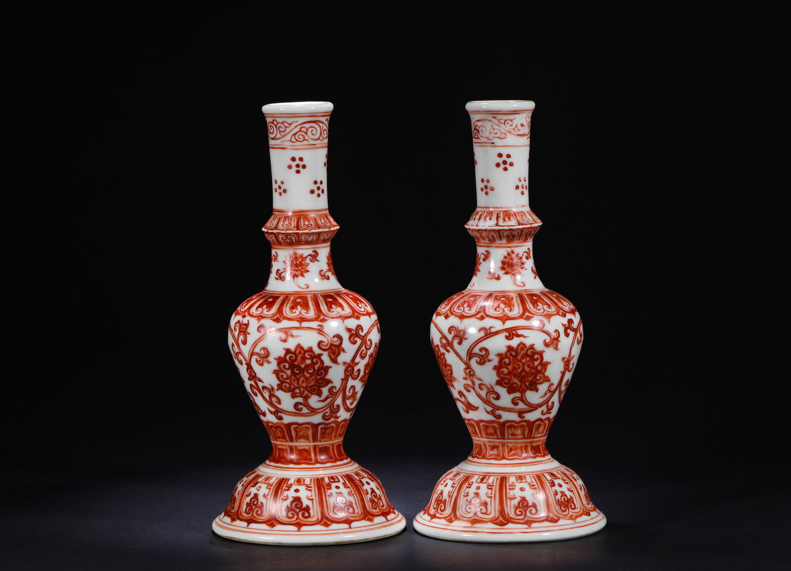 QING DYNASTY ALUM RED TREASURE XIANG FLOWER NECTAR VASE: H:22.5cmD:10cm