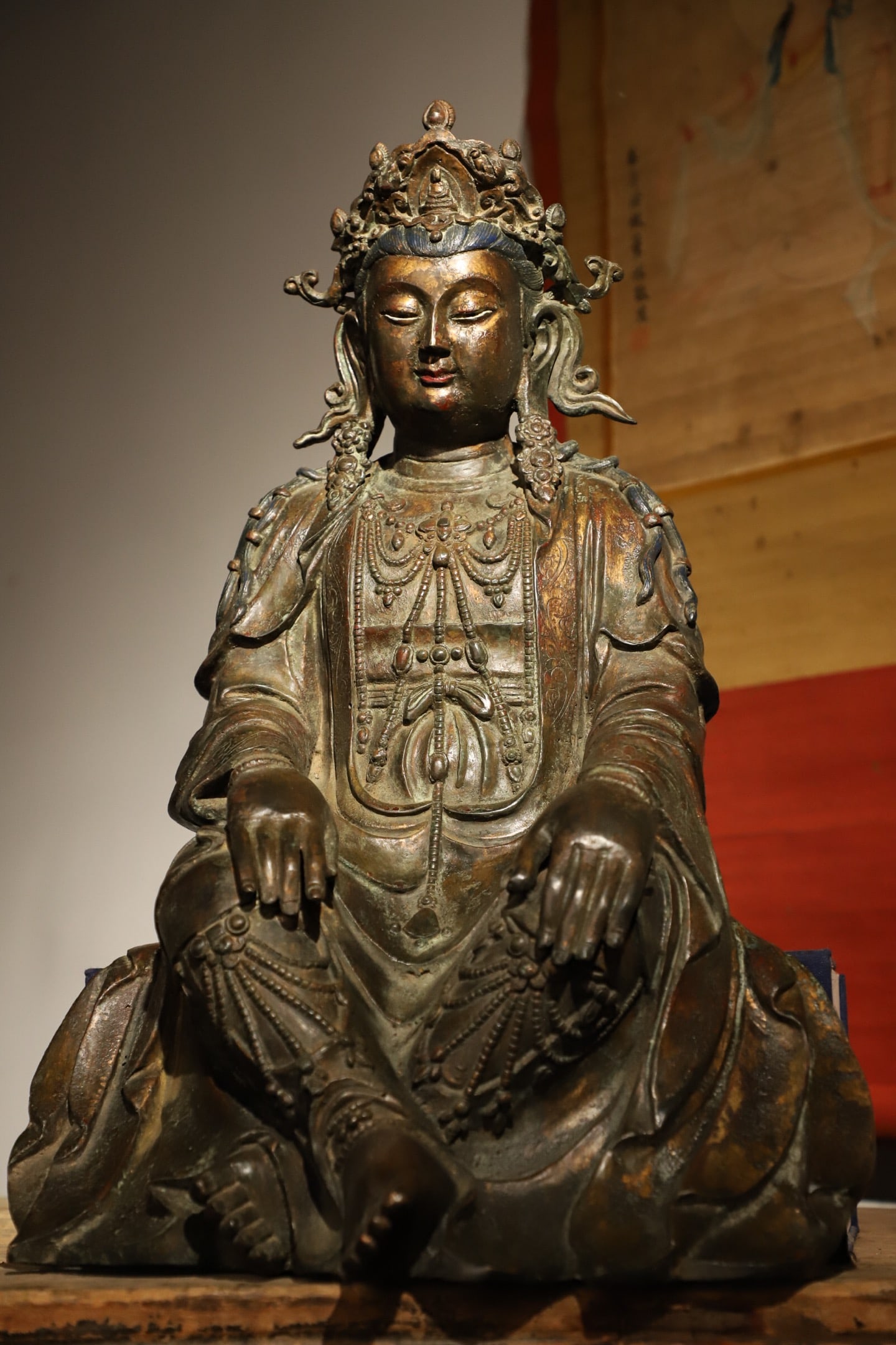 A GILDED BRONZE STATUE OF MAITREYA BODHISATTVA FROM THE MING DYNASTY: Weight:11500g.H:52cmL:35cmW:26cm