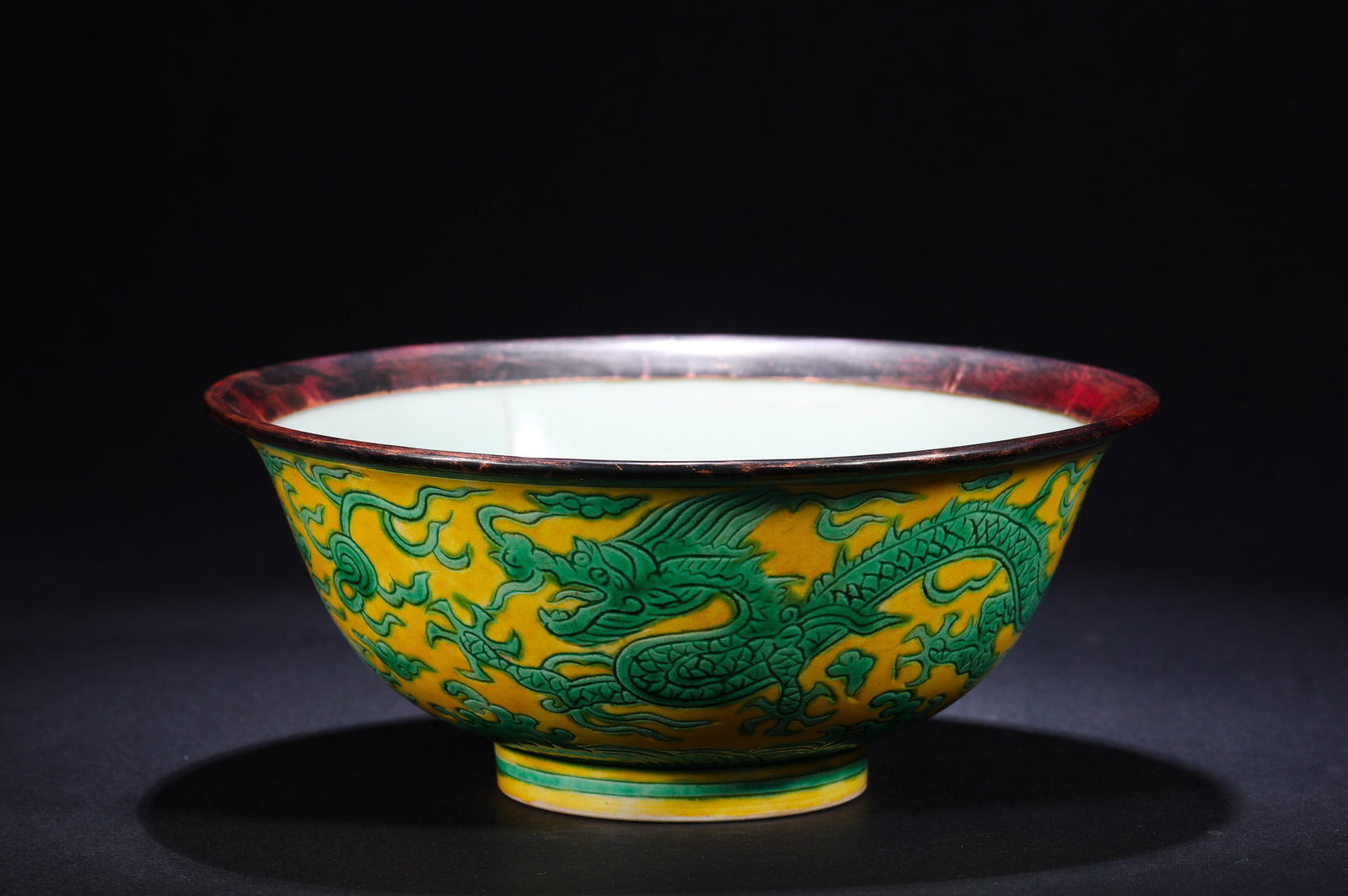 WANLI YELLOW EARTH DRAGON PATTERN BOWL OF THE MING DYNASTY (1 of 6)