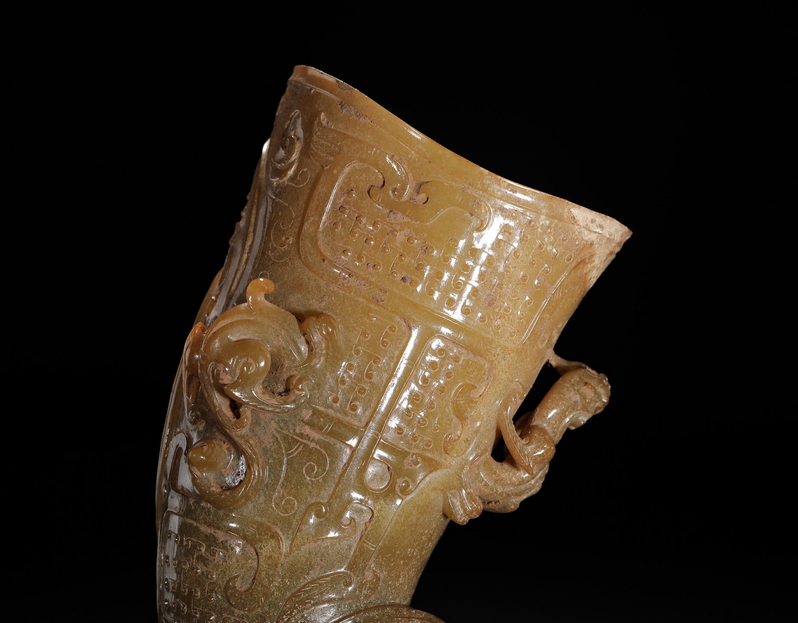 HAN DYNASTY HETIAN JADE PHOENIX-PATTERNED ANGULAR CUP - 4